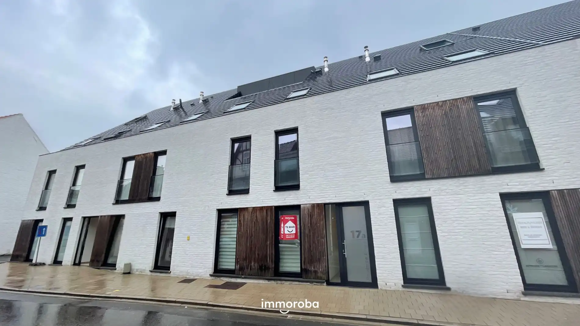 Instapklaar gelijkvloers nieuwbouwappartement vlakbij park Baron Casier. foto {{pictureIndex}}