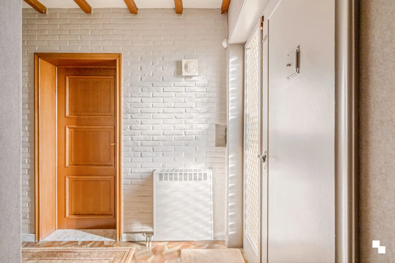 Alleenstaande woning met zicht op de velden in Oosterzele foto 3