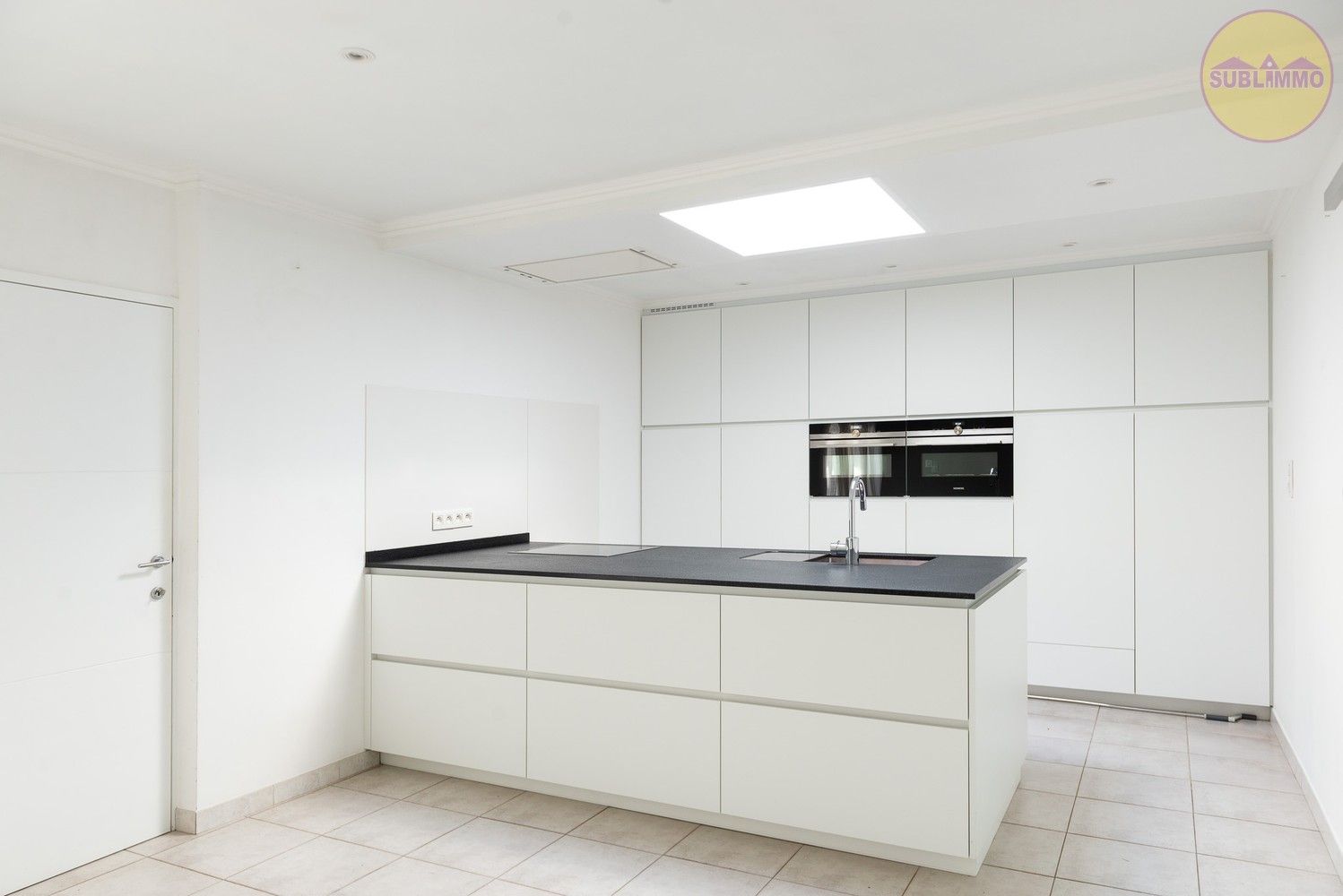 Ruime woning met afzonderlijk appartement op een perceel van 858 m² in Mol. foto 6