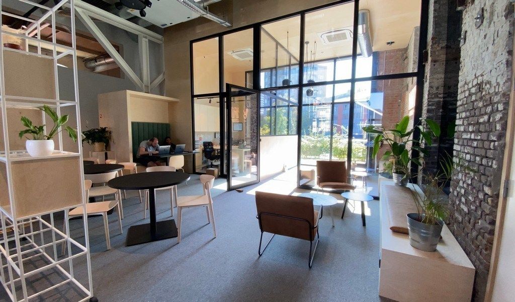 Kantoren in karaktervol gerenoveerd industrieel kantoorgebouw BC Watt Factory foto 3