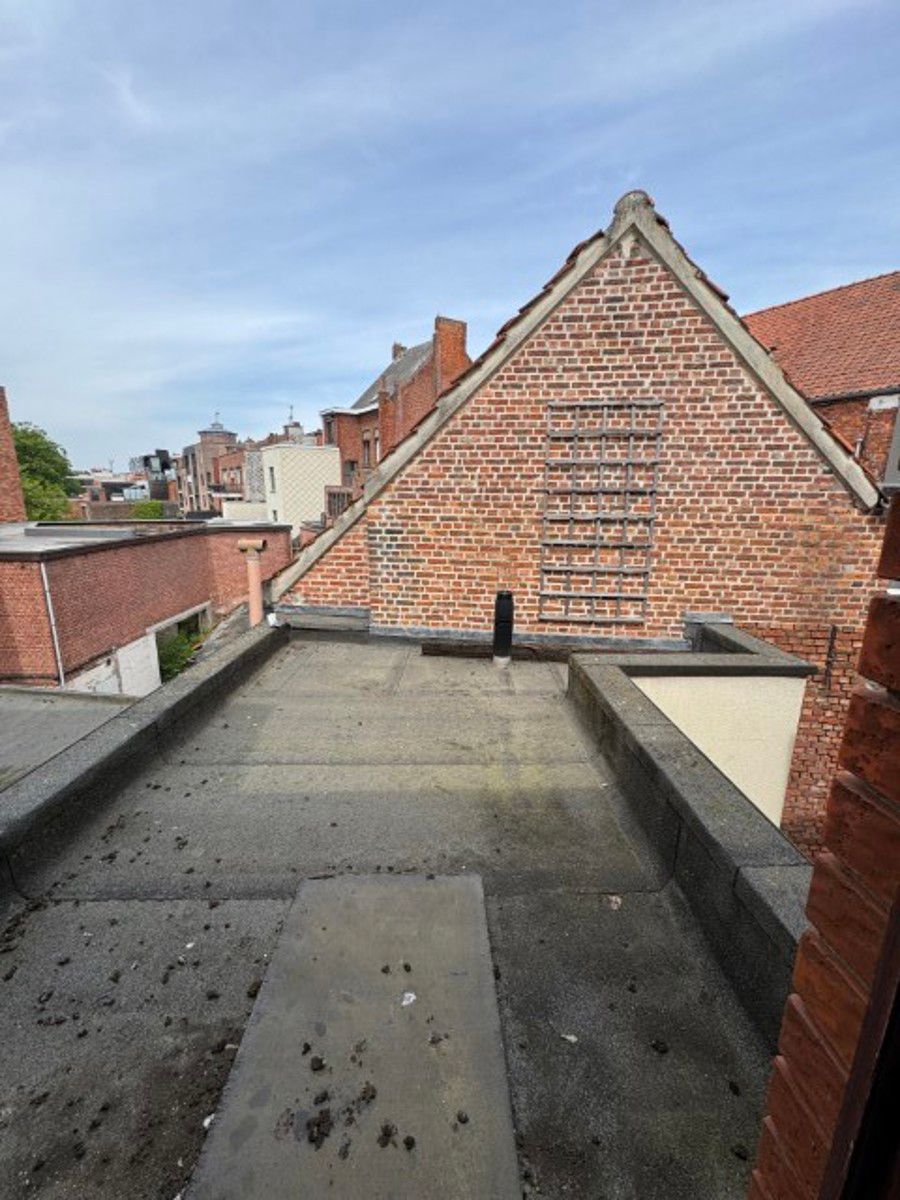 Handelspand met duplex woonst foto 10