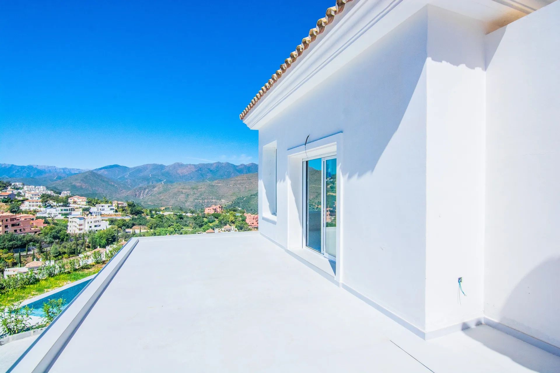 Stijlvol leven met panoramisch uitzicht in La Mairena – luxe, ruimte en rust samen in één woning foto 17