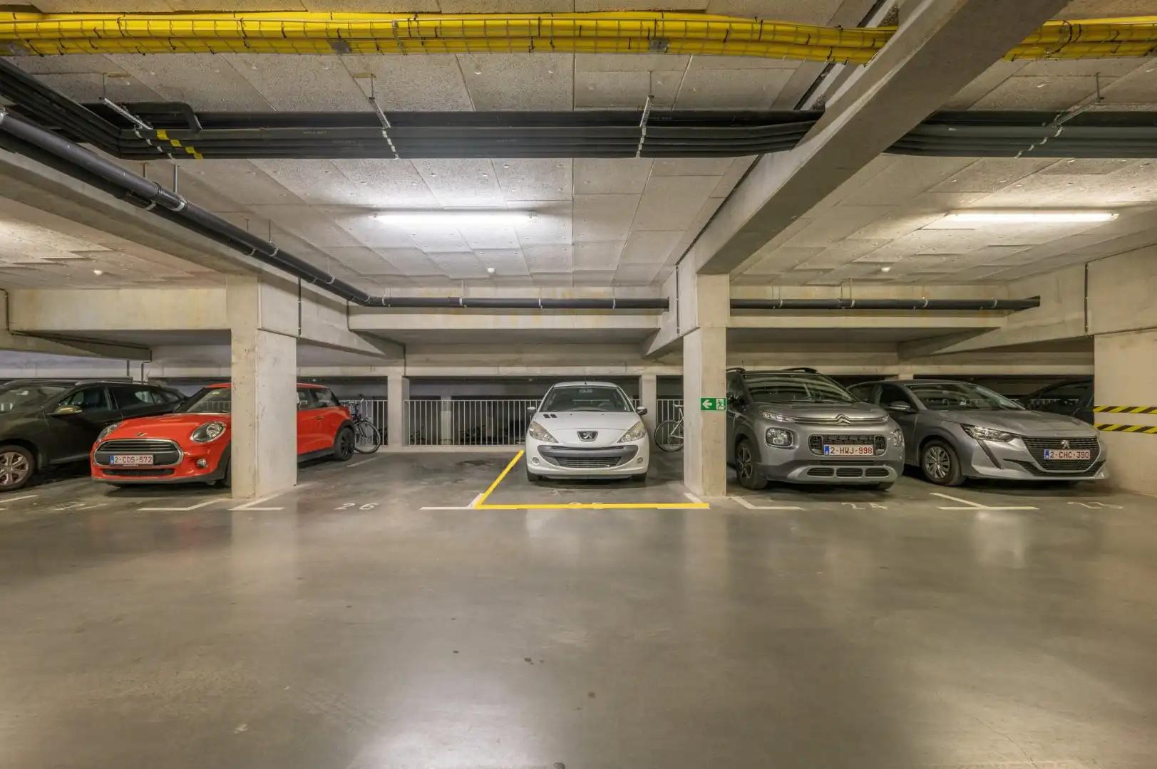 Instapklaar duplex appartement met ruim zonneterras op topligging in Brugge! foto 13