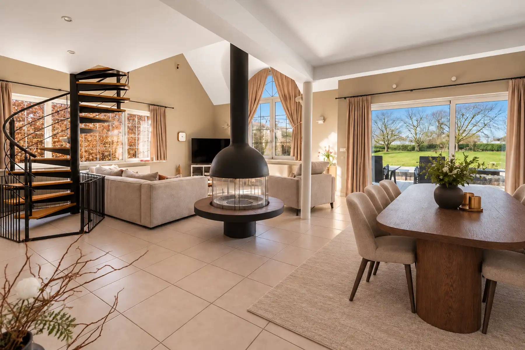 Villa op 29 are met 3 slpks en groen zicht foto 3