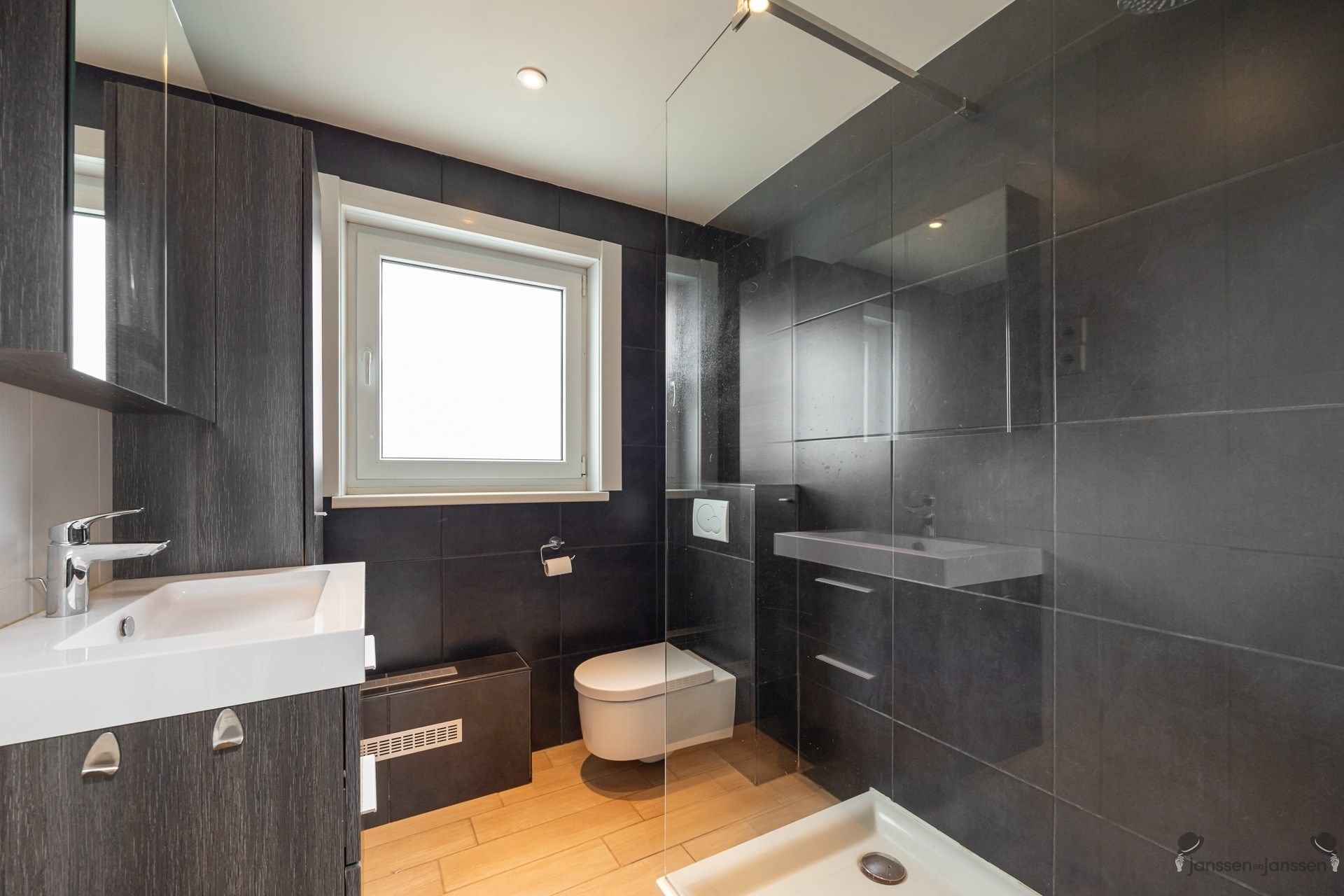 Prachtige en ruime gezinswoning in Stabroek met veel licht en een moderne afwerking. foto 15