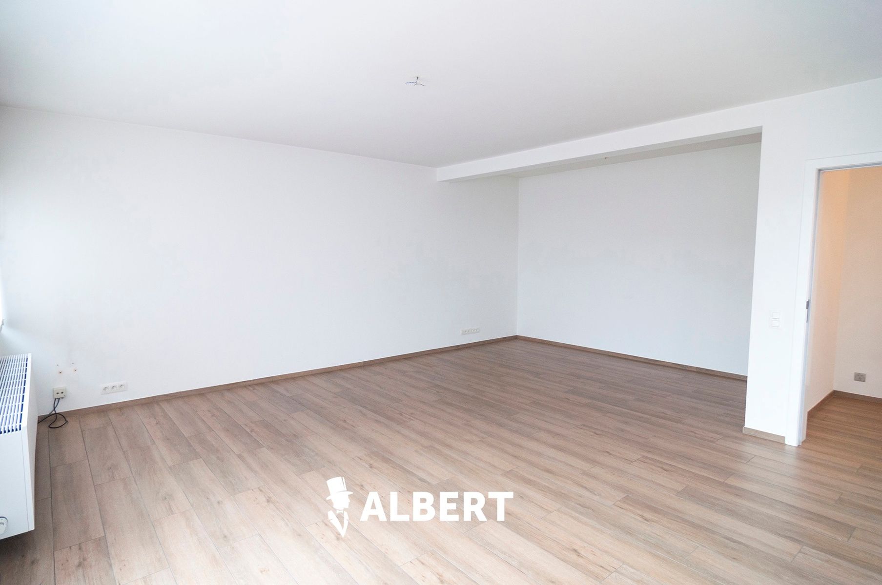 Ruim gerenoveerd instapklaar appartement centrum Diepenbeek! foto 4