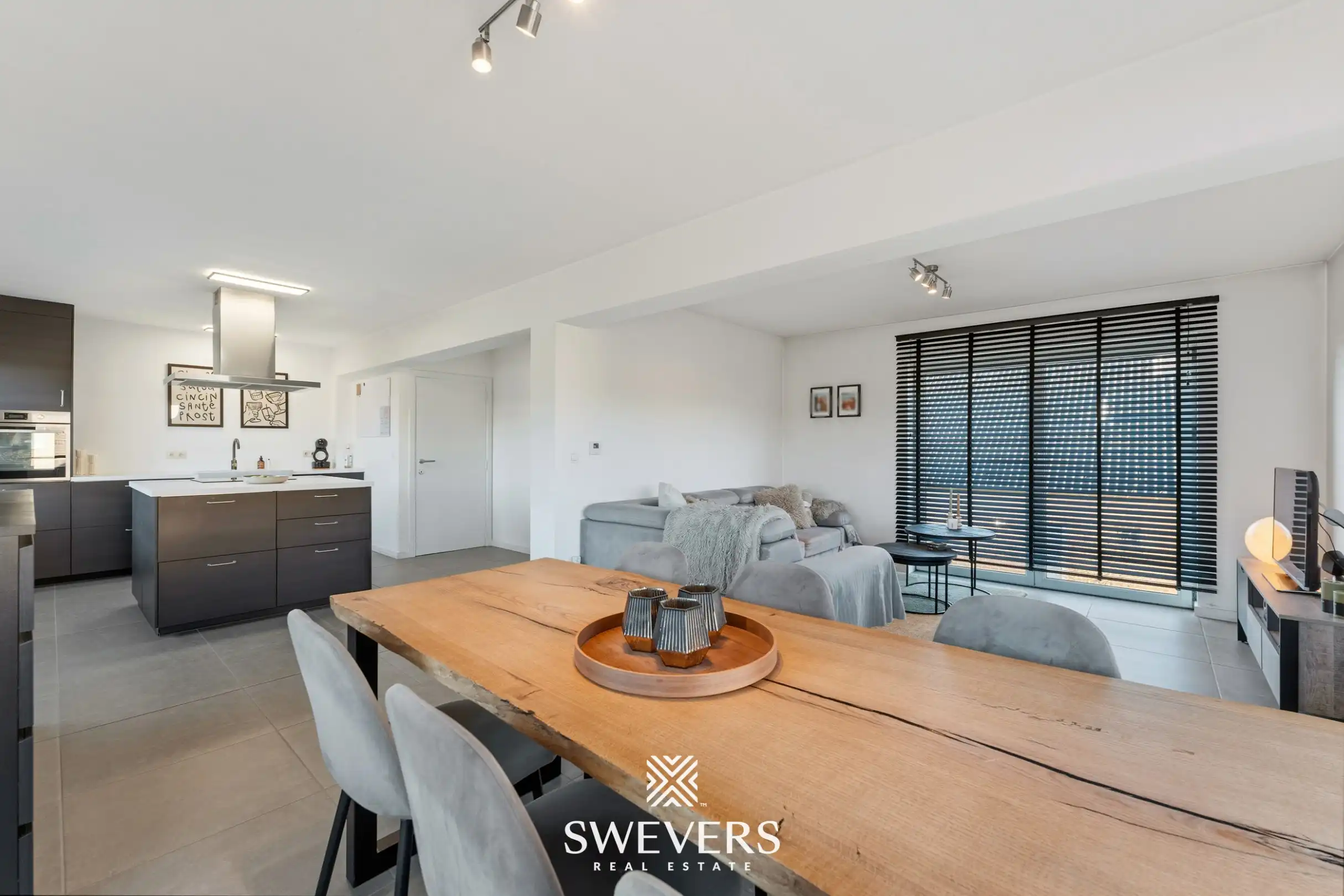 Gerenoveerd appartement met terras op topligging in Diepenbeek foto 7