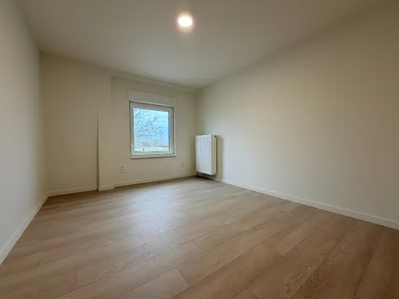 Gerenoveerde halfopen woning te huur in Doornzele foto 9