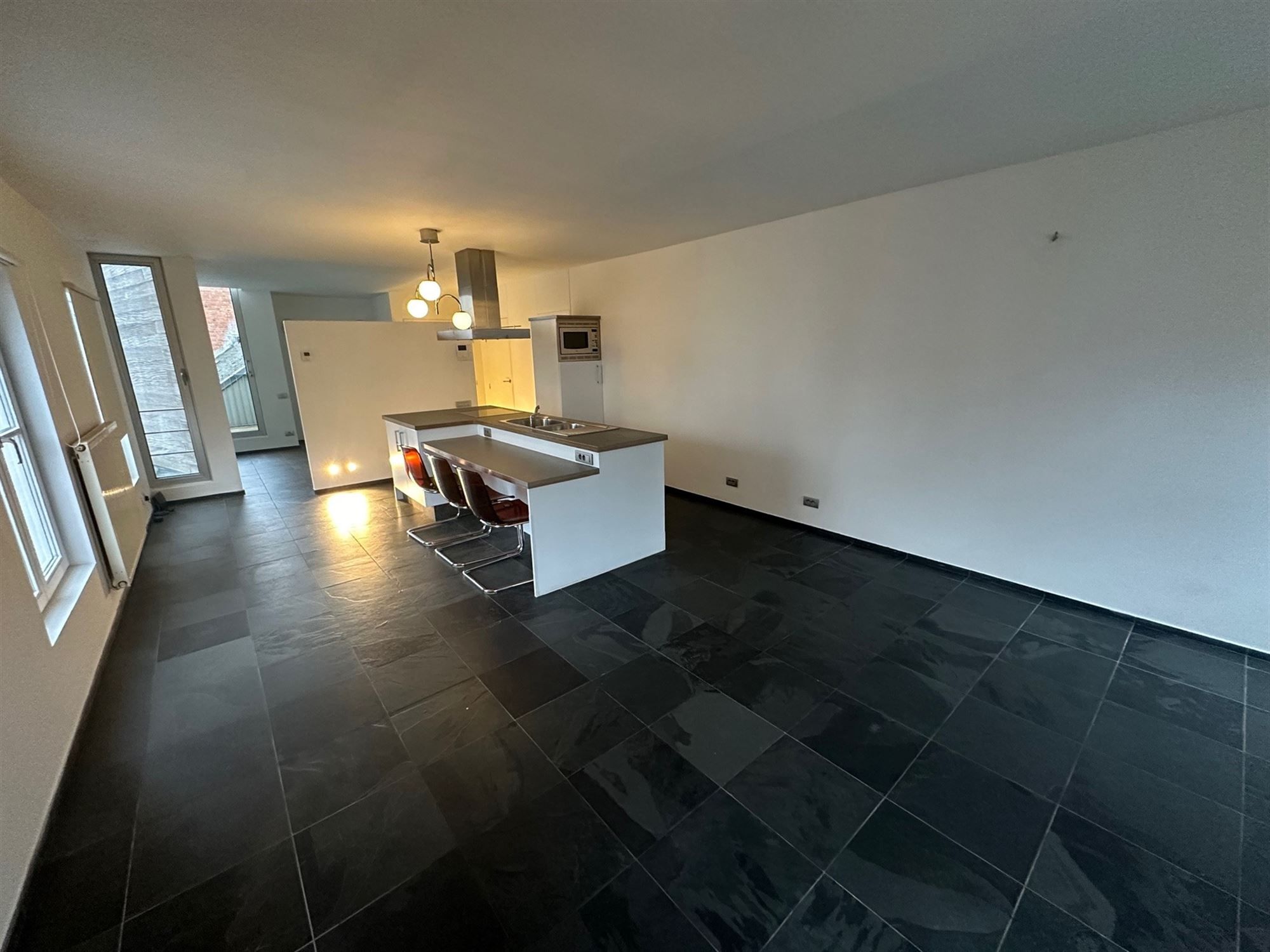 Centraal gelegen appartement met terrasje foto 4