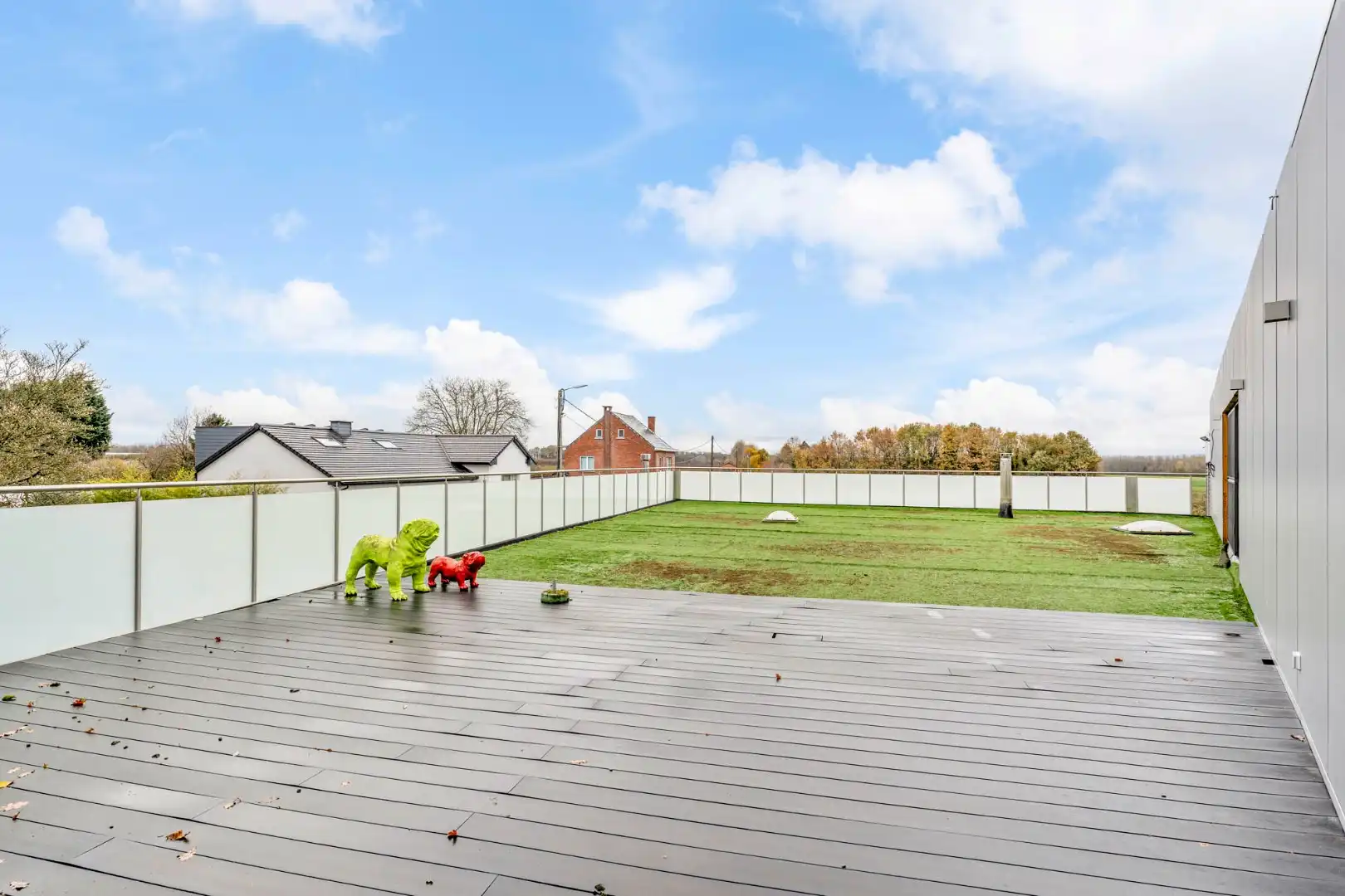 Bedrijfsgebouw met kantoren, magazijnen en woonst - groot 2580 m² foto 28
