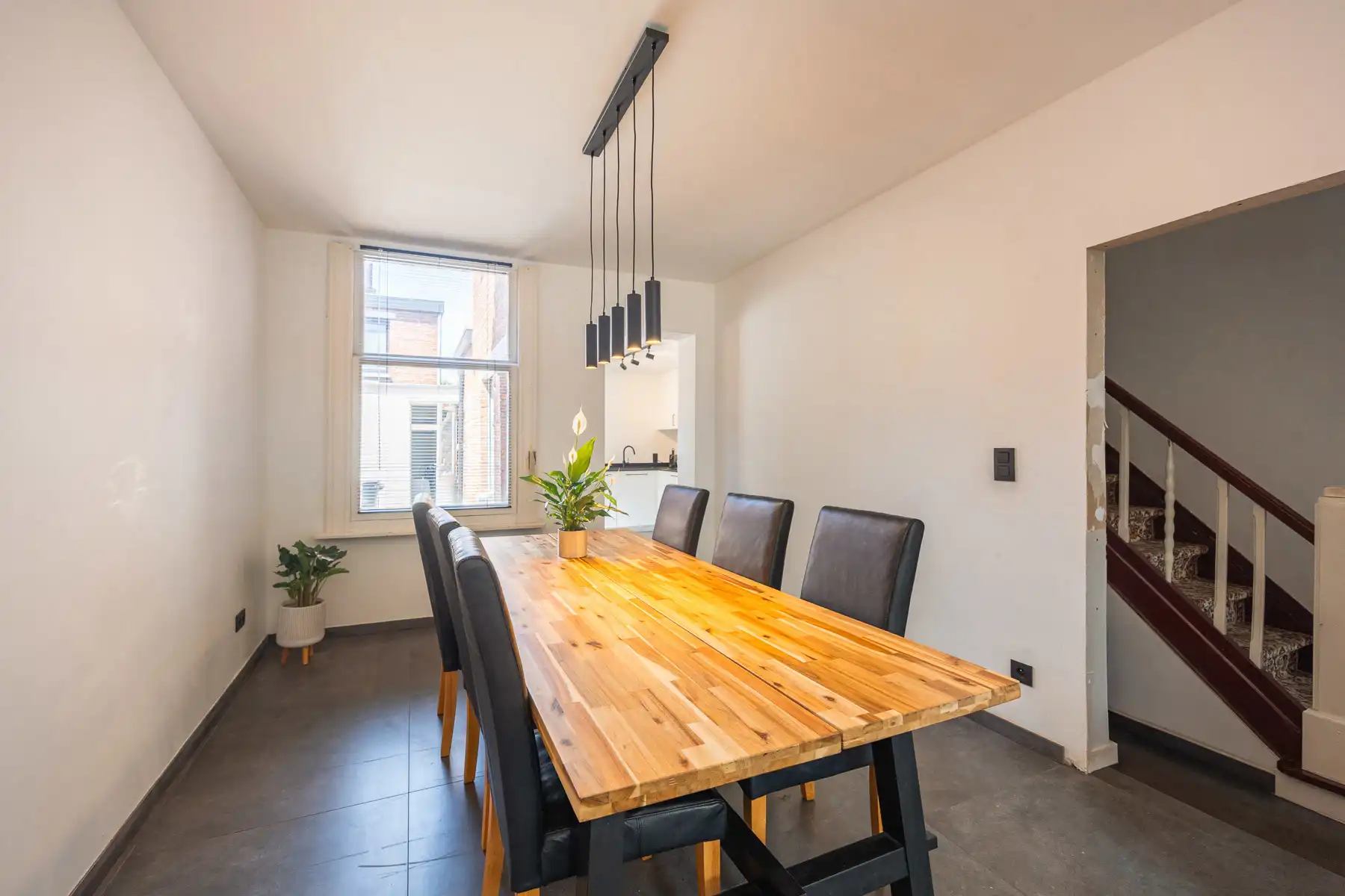 Prachtig in 2025 gerenoveerde woning met alle modern comfort foto 4