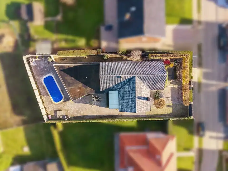 RUIME EN RUSTIG GELEGEN BUNGALOW MET 4 SLKS EN ZWEMBAD OP EEN PRACHTIG PERCEEL VAN 764M² foto 39