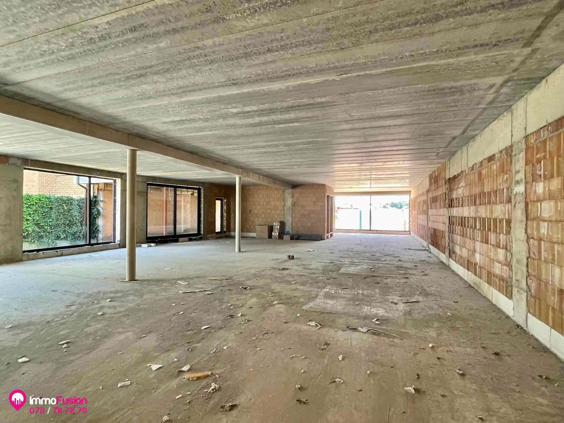 Uitzonderlijke handelsruimte van circa 460 m² met parking! foto 8