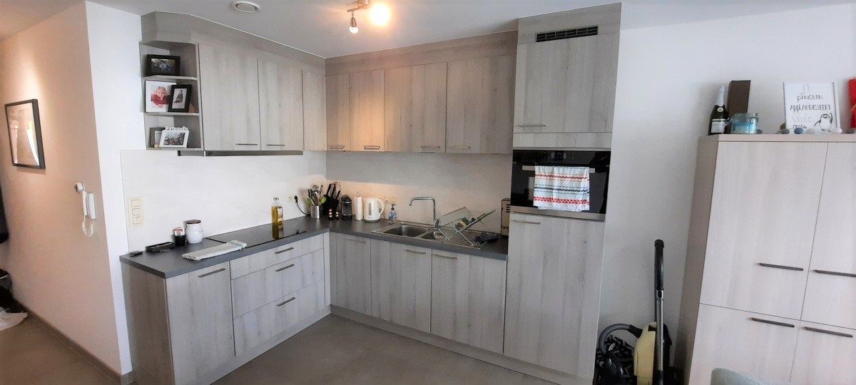 Gelijkvloers app met 1 slk, terras en tuintje, autostaanplaats én garage foto 5