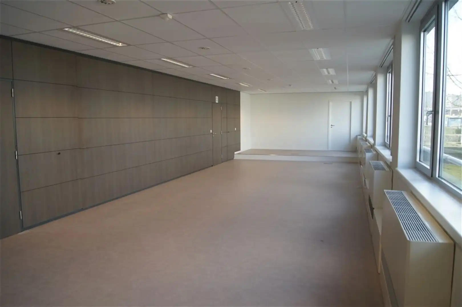 LUCHTHAVENLAAN 4: Kantoorgebouw vanaf 437m² foto 8