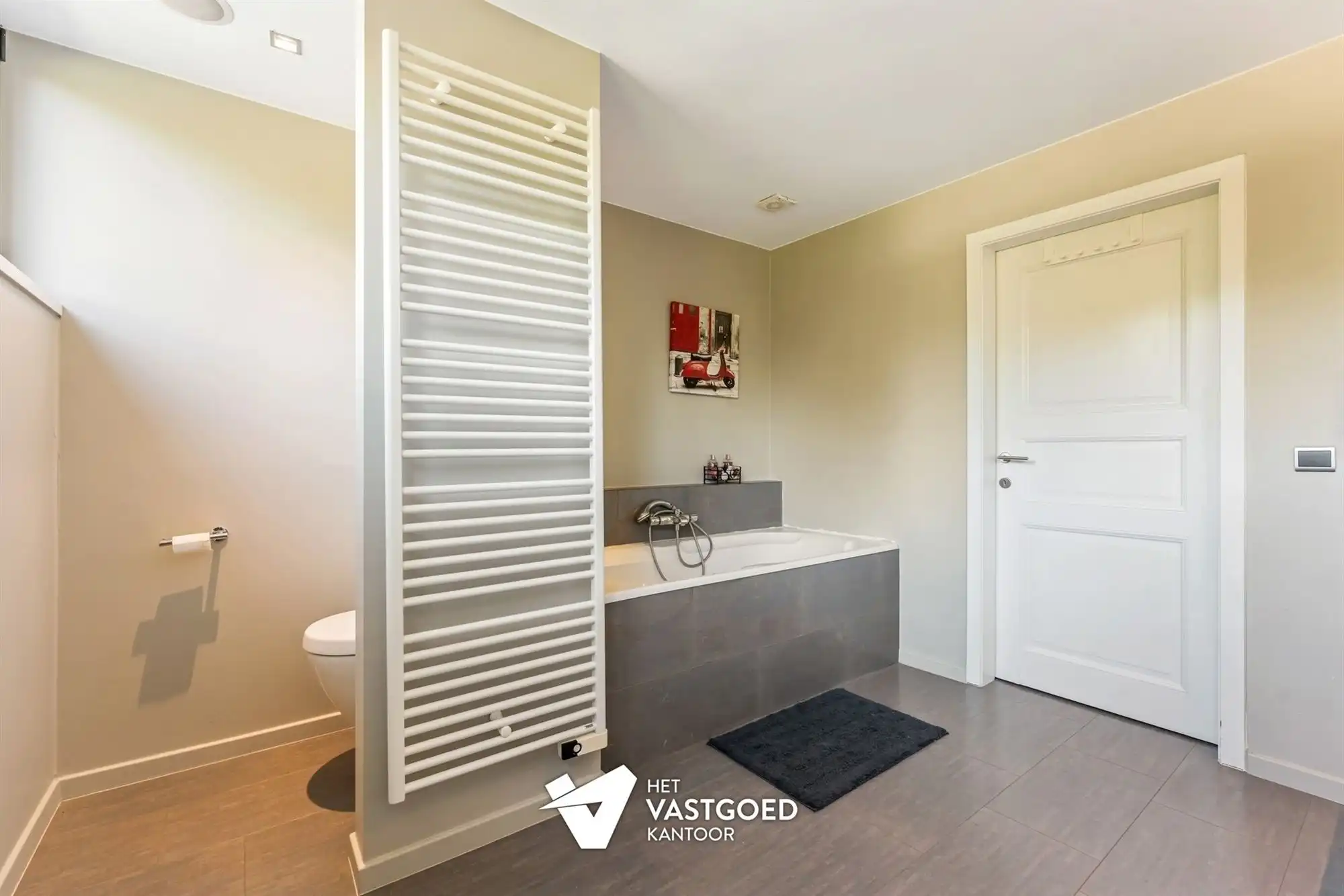 PRACHTIGE AUTHENTIEKE VILLA (585M²) MET BINNENZWEMBAD EN ZWEMVIJVER OP EEN PERCEEL VAN 48A75 TE KERMT foto 27