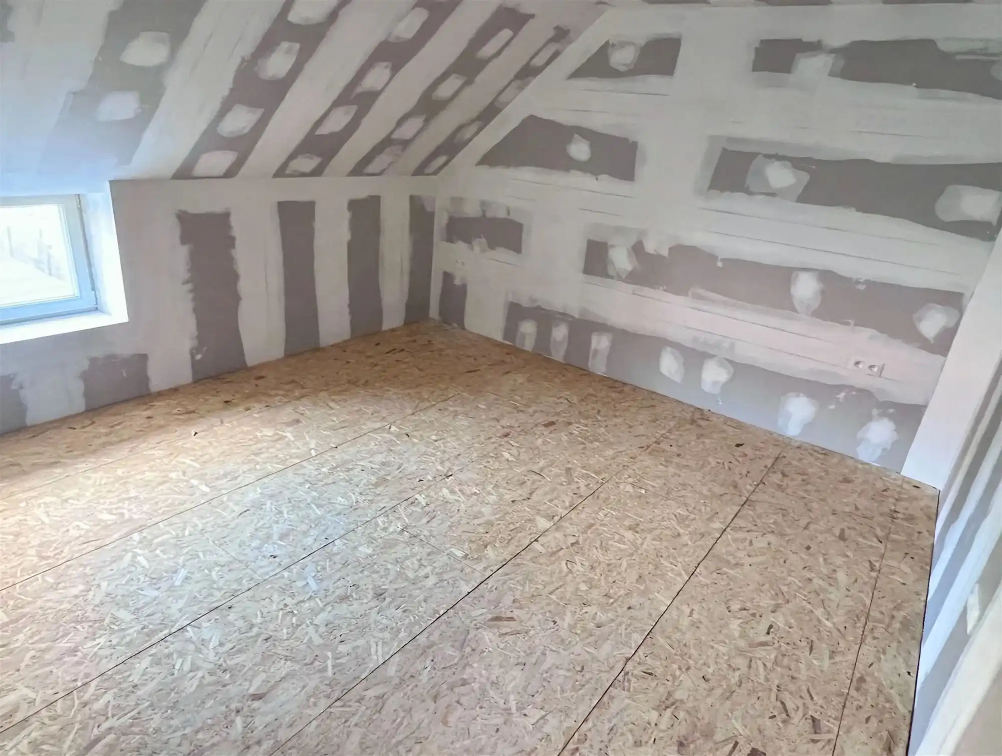 ruime woning met 4 slaapkamers, tuin en achteringang. foto 22