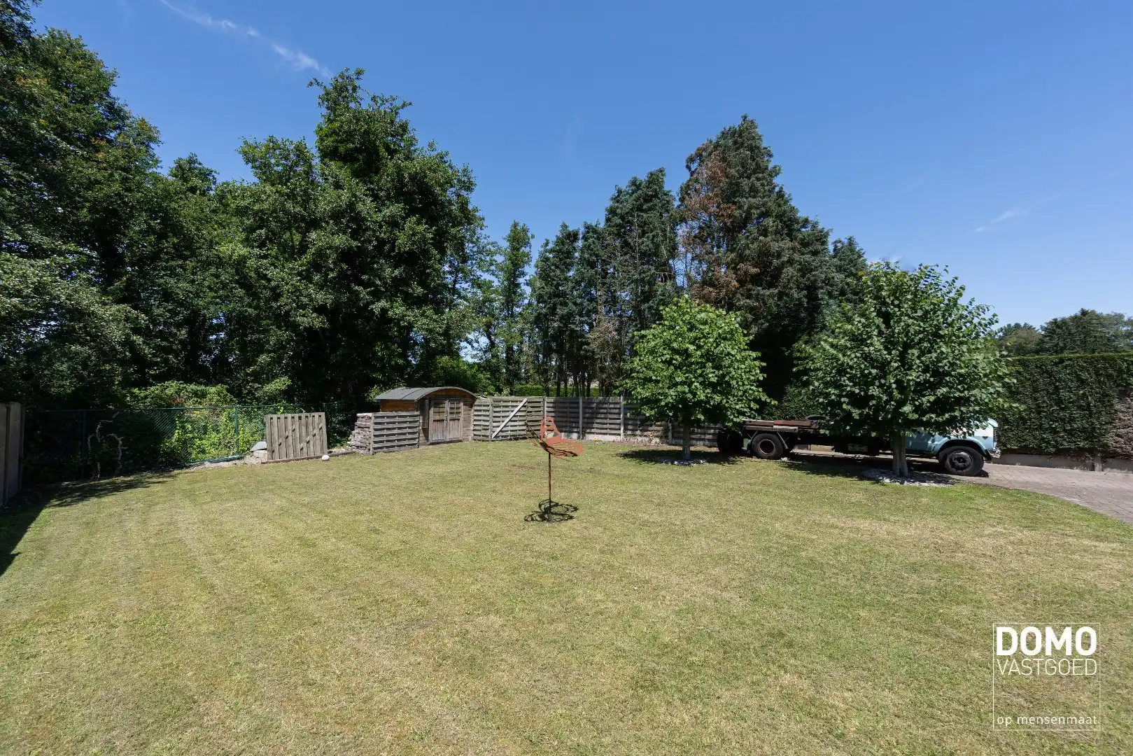 UNIEKE EIGENDOM MET WONING, 2 APPARTEMENTEN EN MAGAZIJNEN OP 13A88CA foto 25
