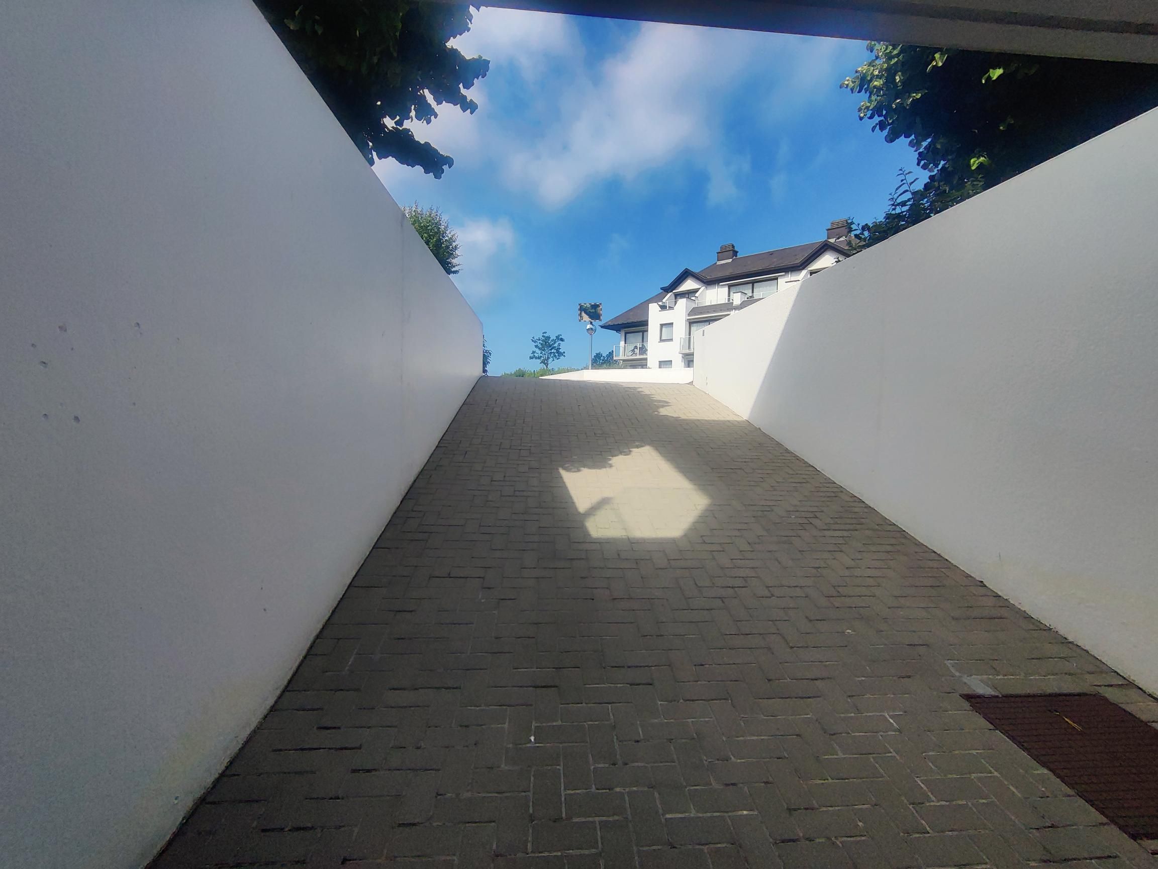 **Garagebox te Middelkerke (De Warande) gelegen op het domein "Golf Azur". foto 1