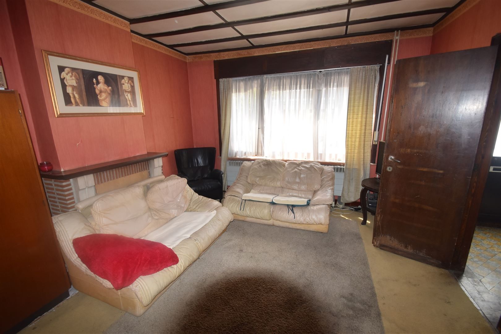 Renovatiewoning op goede locatie  foto 4