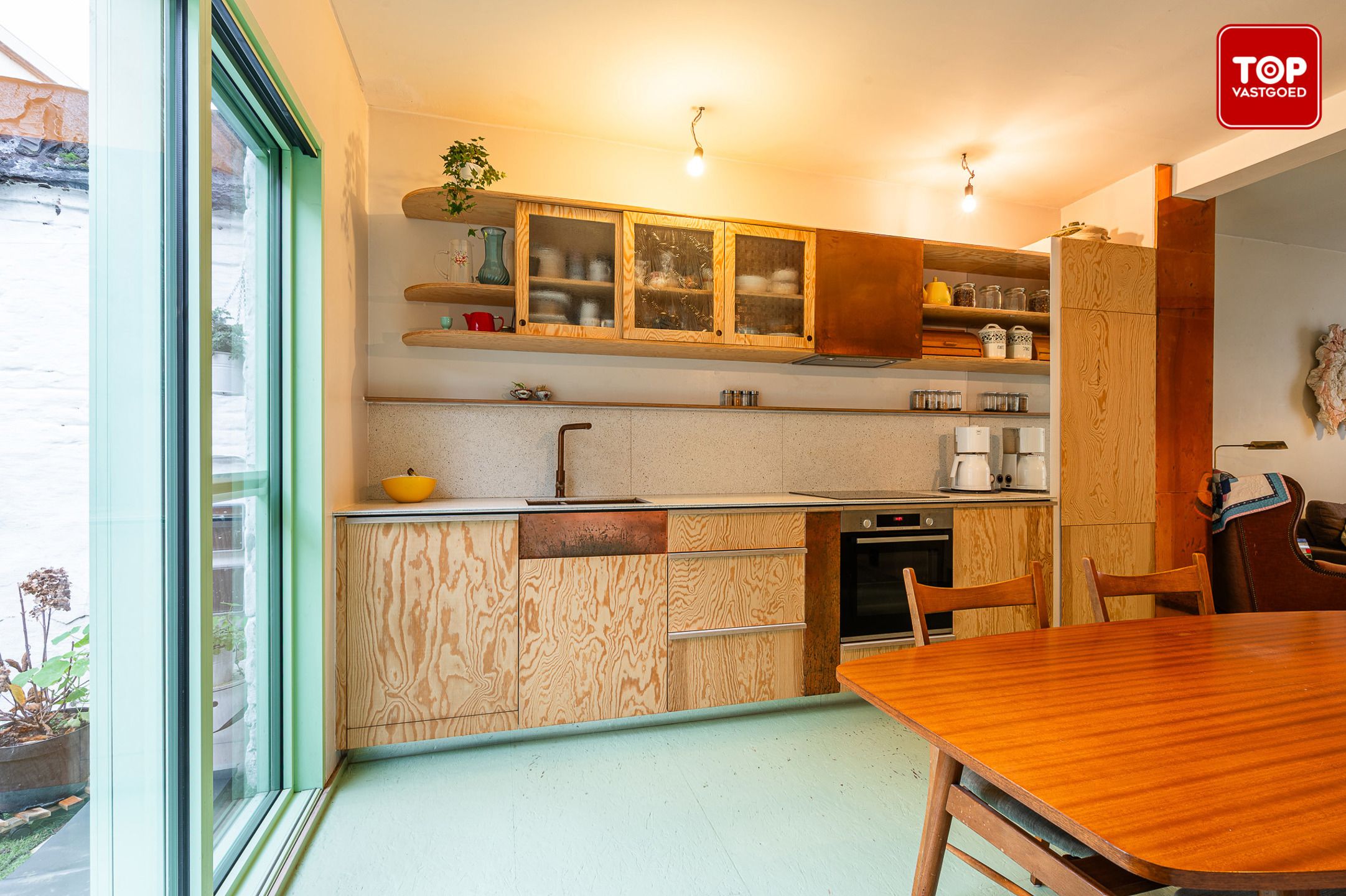 Instapklare woning met leuk stadstuintje op gunstige locatie foto 9