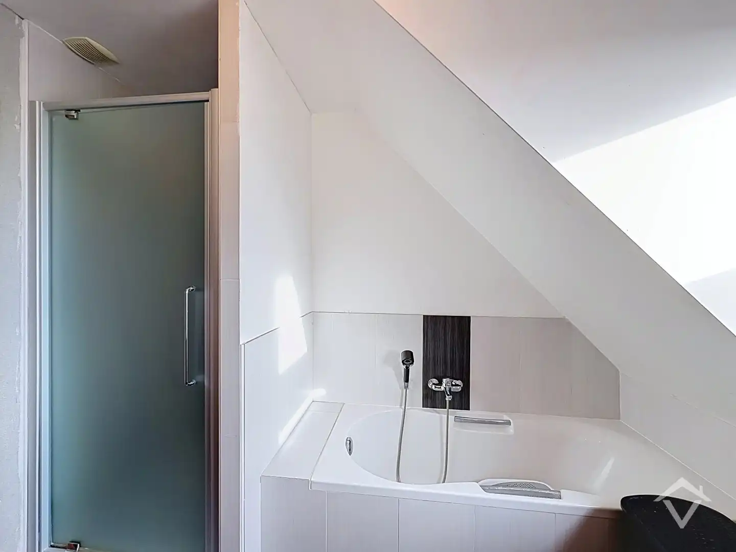 Alleenstaande woning te Eernegem foto 16