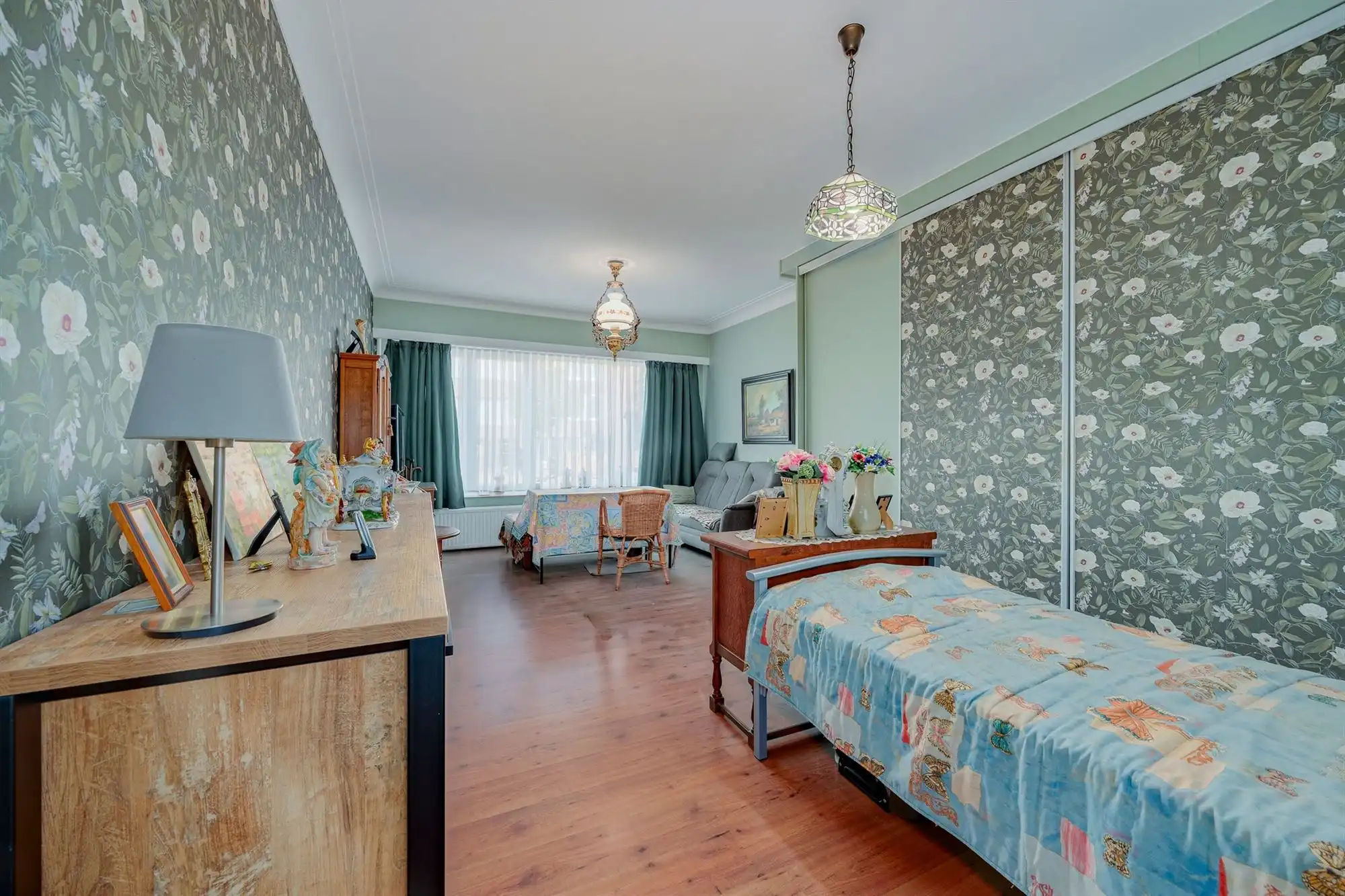 Ruim appartement met 3 slaapkamers, 2 badkamers en fantastische tuin! foto 12
