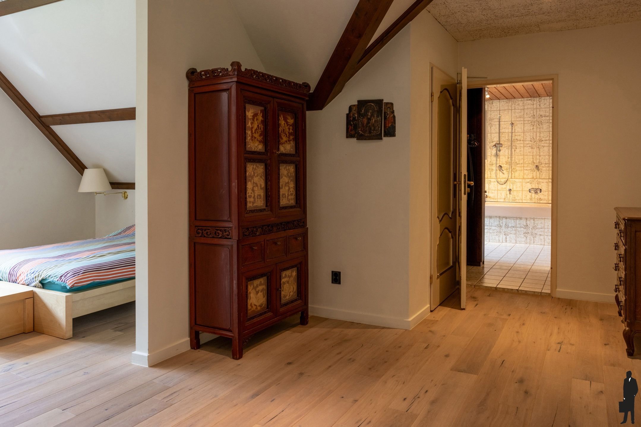Seventiesvilla op toplocatie! foto 18