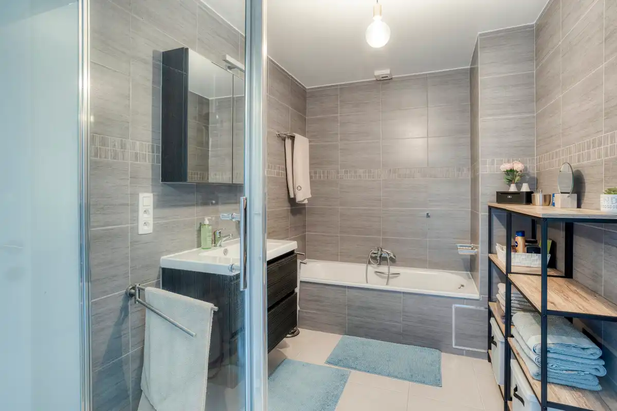Hedendaagse woning met zonnige patio in Bonheiden foto 16