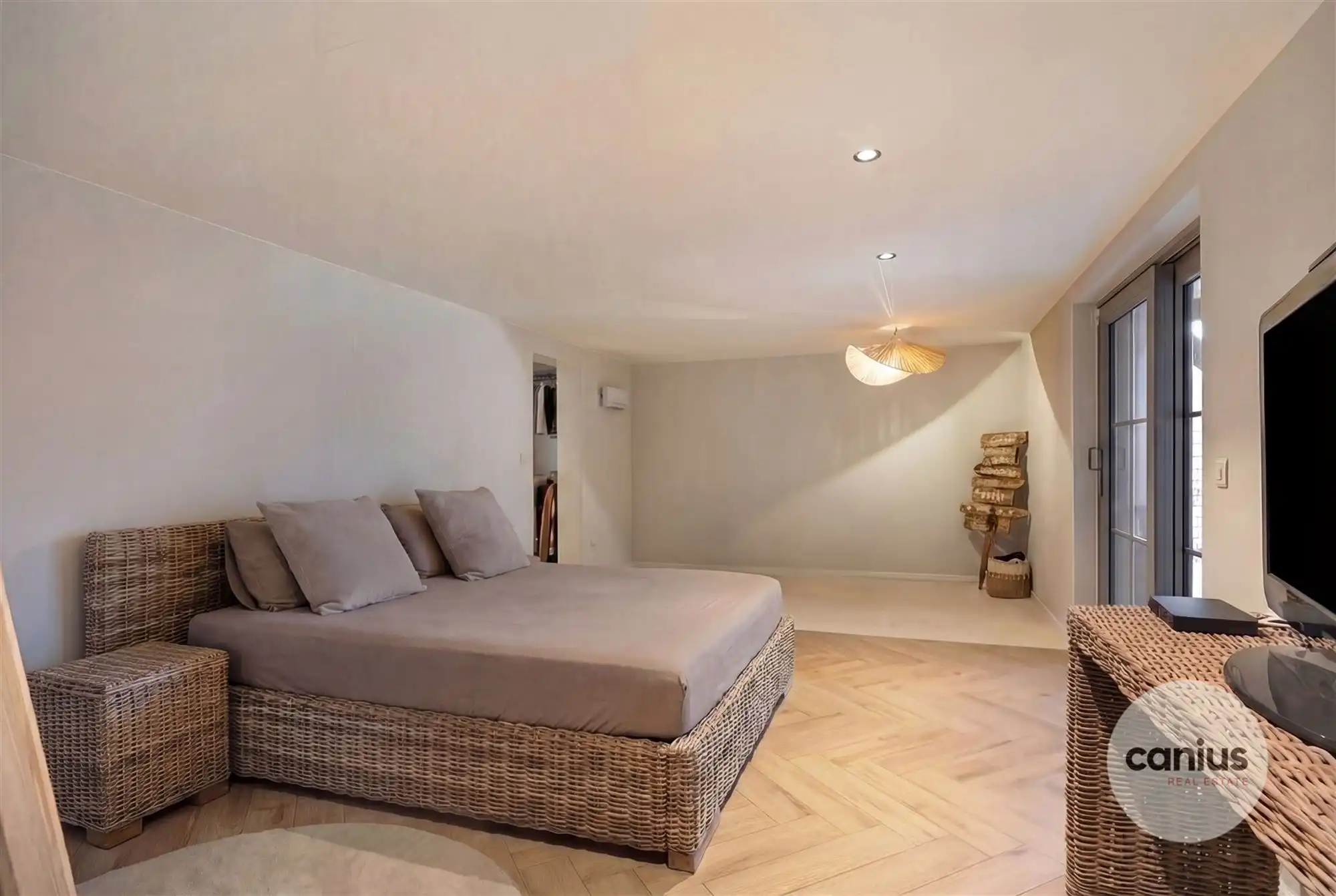 KNAPPE GELIJKVLOERSE WONING MET 4 SLAAPKAMERS foto 14