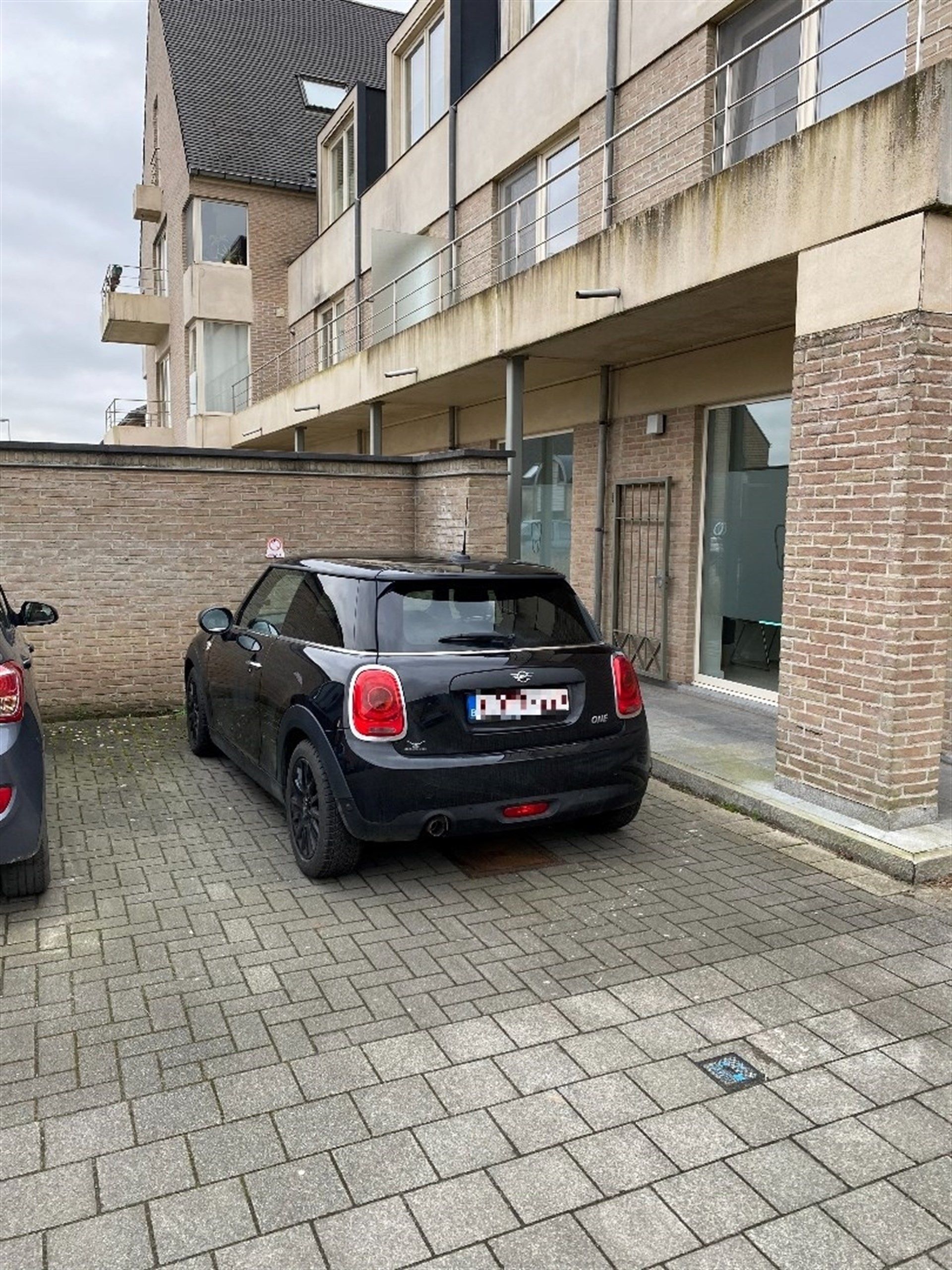 Rustig gelegen ruim gelijkvloers appartement in afgesloten privé domein . foto 18