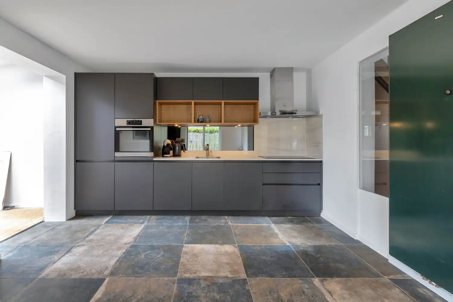 Karaktervolle woning met veel mogelijkheden, een strategische ligging en nabij het Domein Pietersheim foto 14