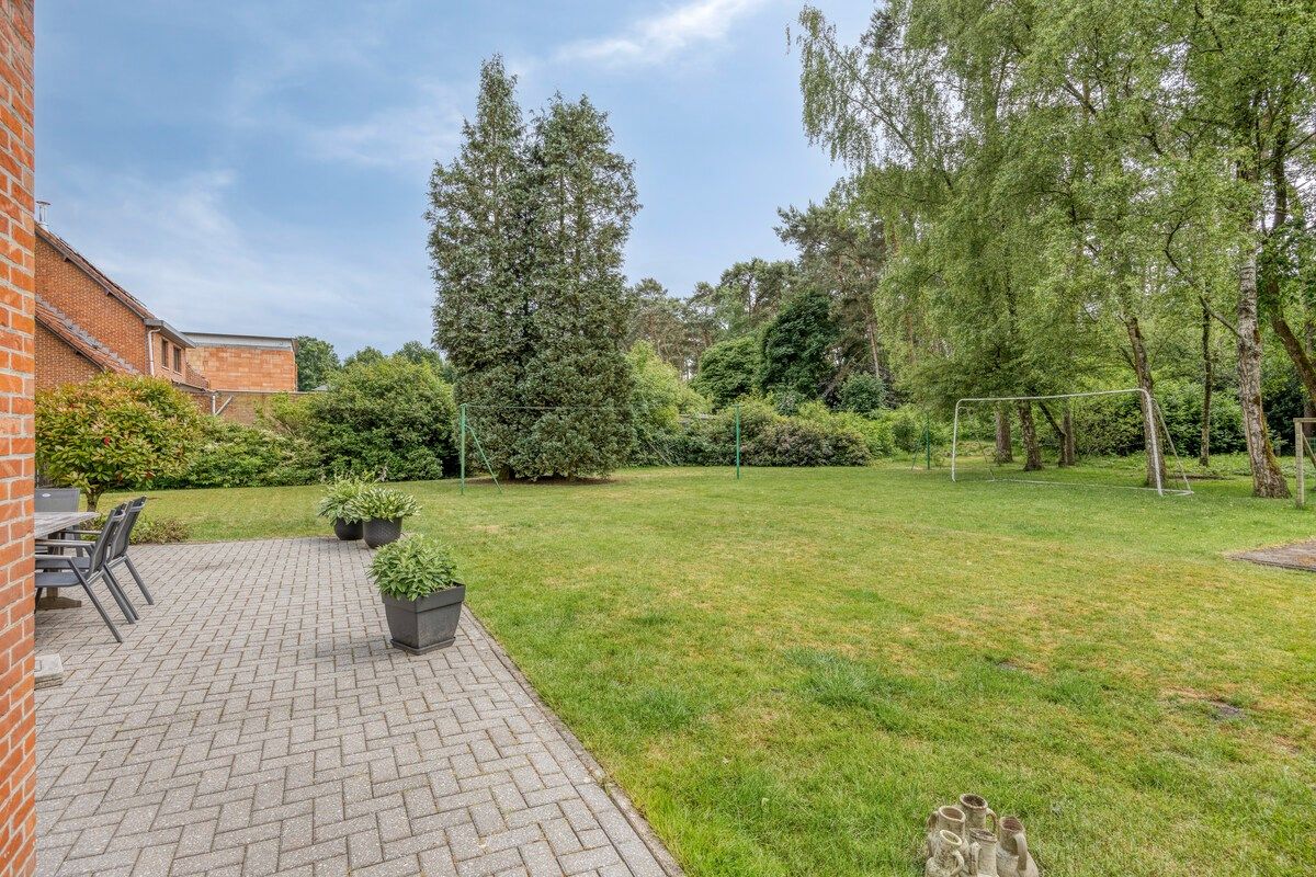 Rustig gelegen woning met oa 4 slpks op een mooi breed perceel van 21 are. foto 26