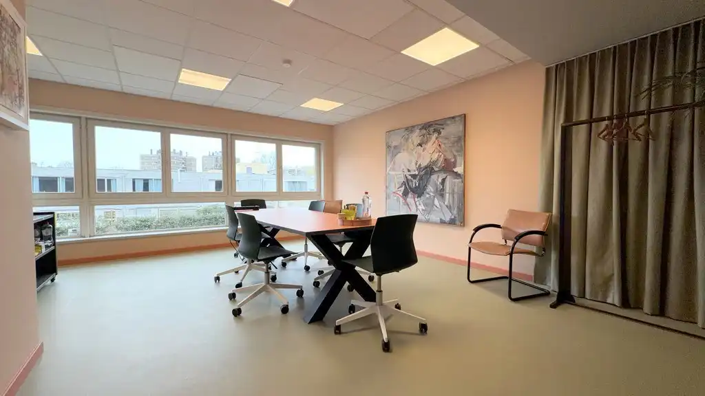 Volledig gerenoveerde kantoren in kleinschalig business center in Gent foto 7