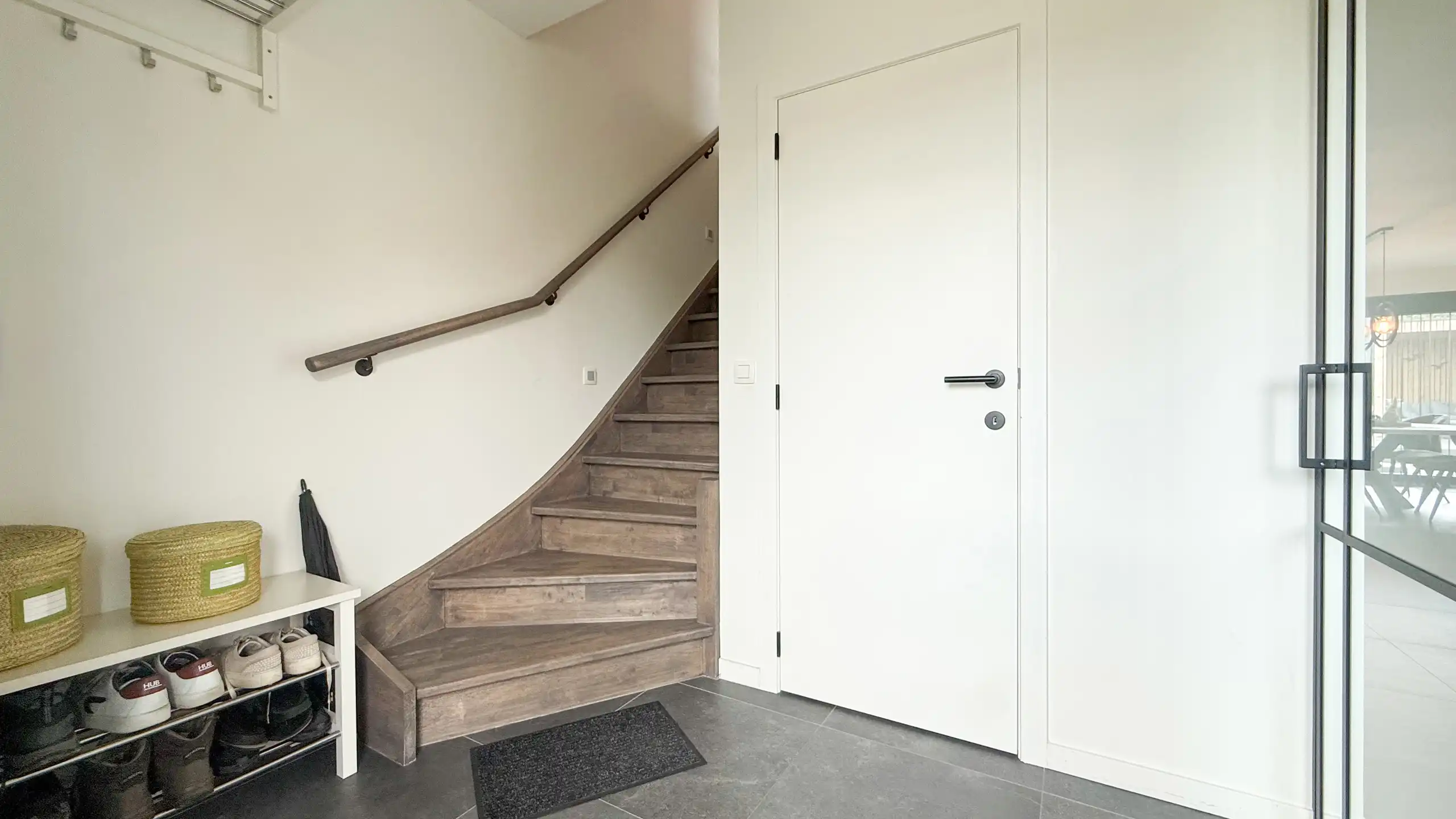 Moderne halfopen woning met 3 slpks en tuin! foto 19