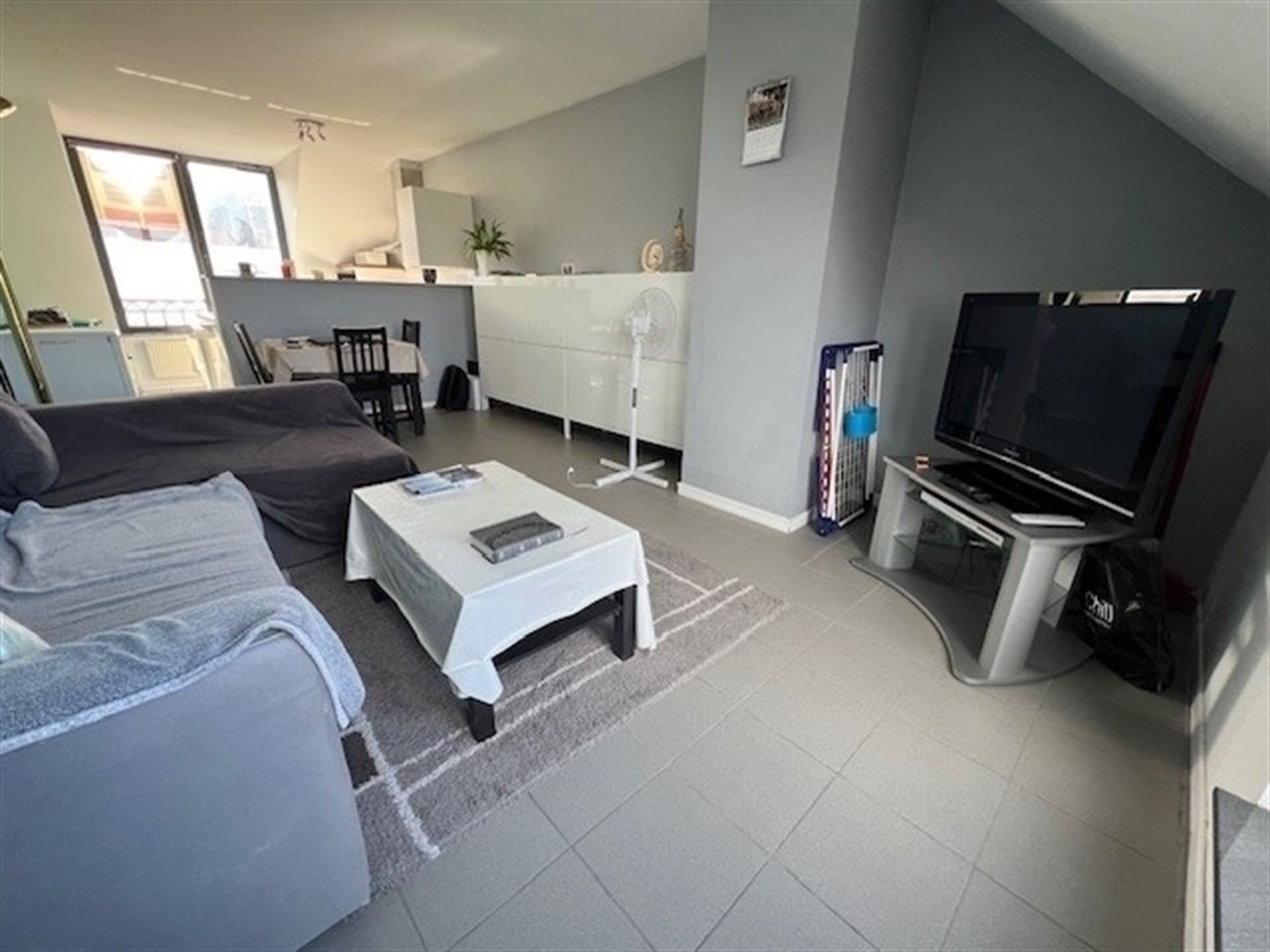 Centraal gelegen appartement met ruim terras! foto 2