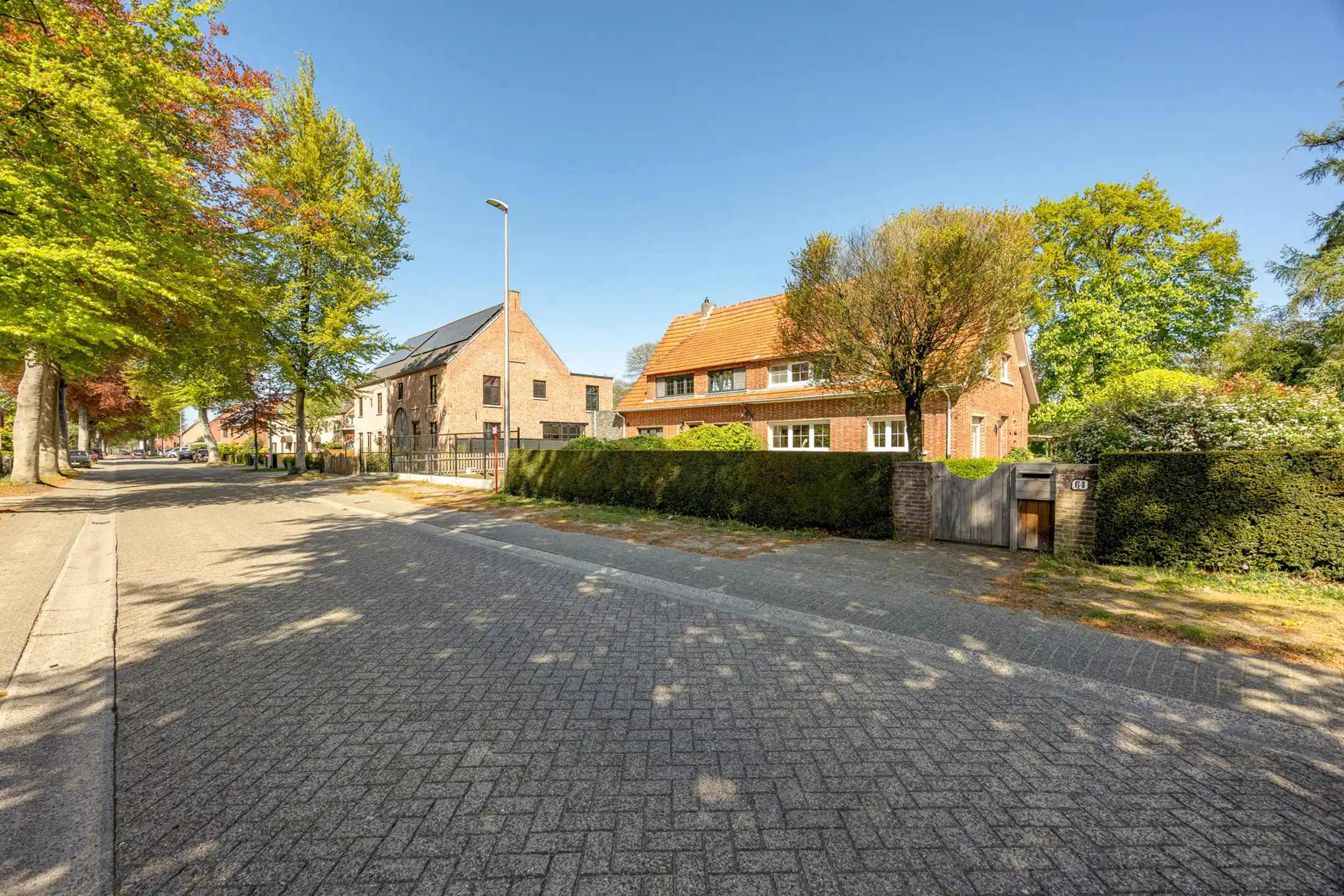 Charmante woning met 4 slpks op 742 m² met achteringang foto 44