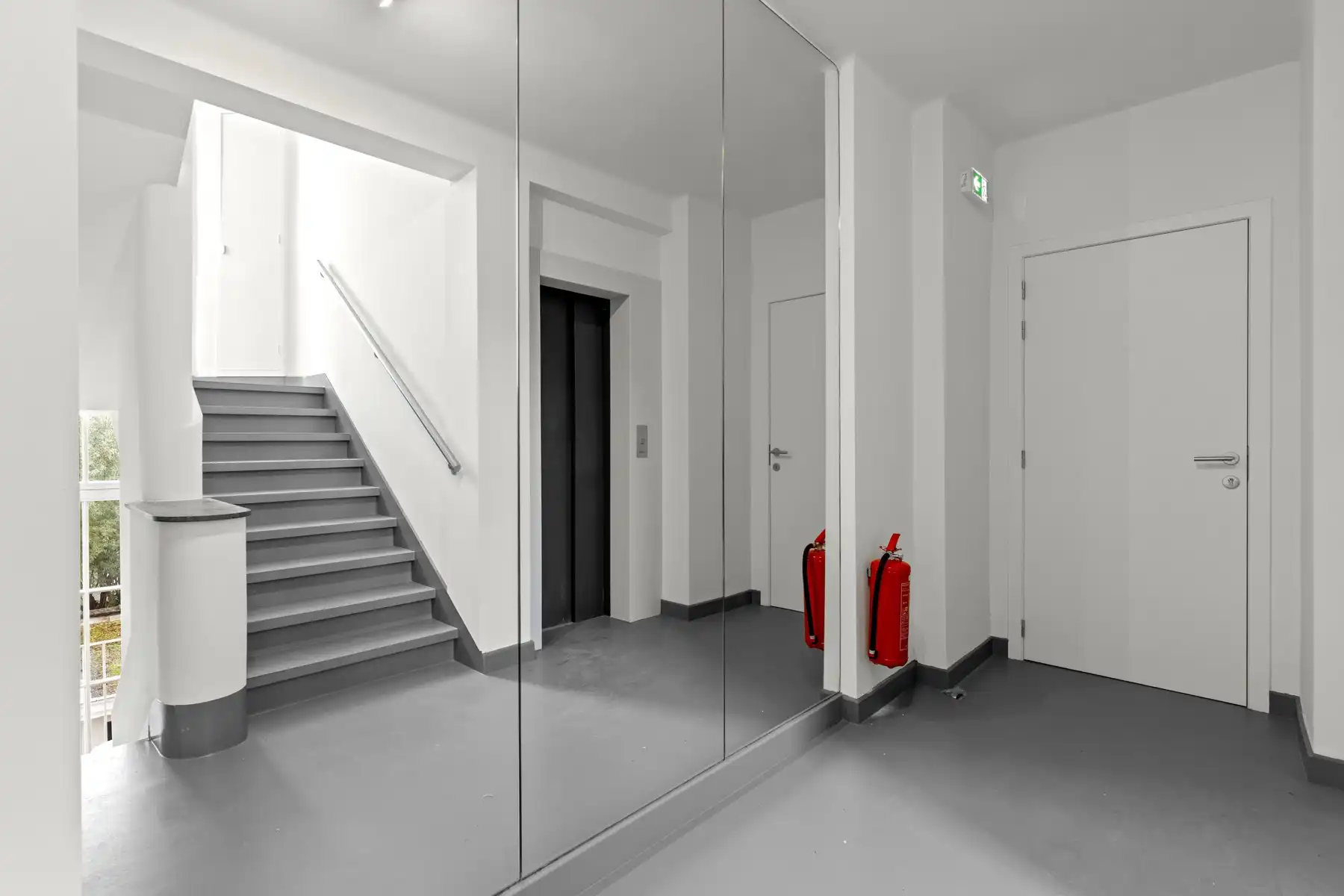 Volledig gerenoveerd appartement met dubbele garage in Ronse foto 11