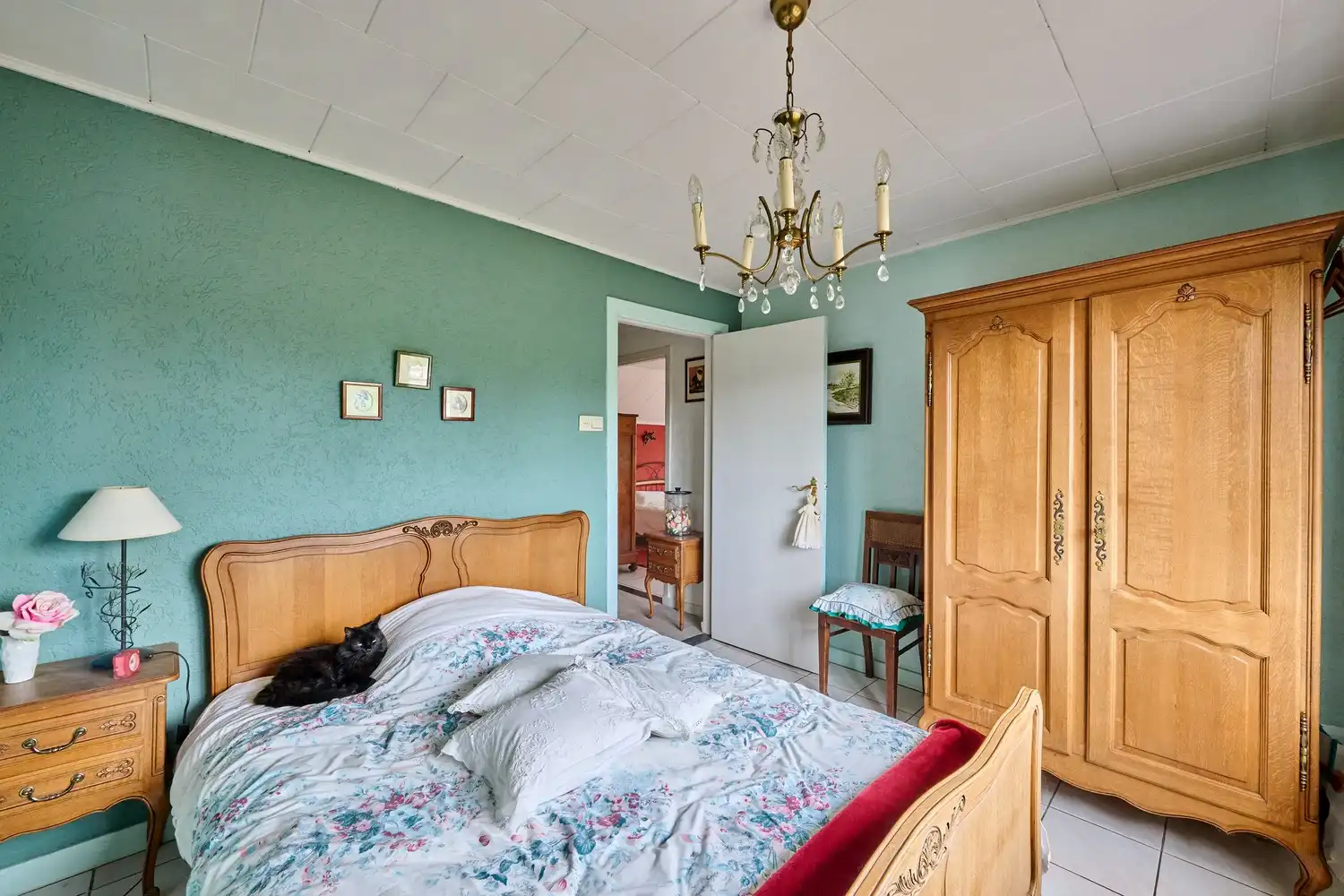 Vrijstaande karakteristieke woning met 4 slaapkamers gelegen op een fraai gelegen perceel foto 14