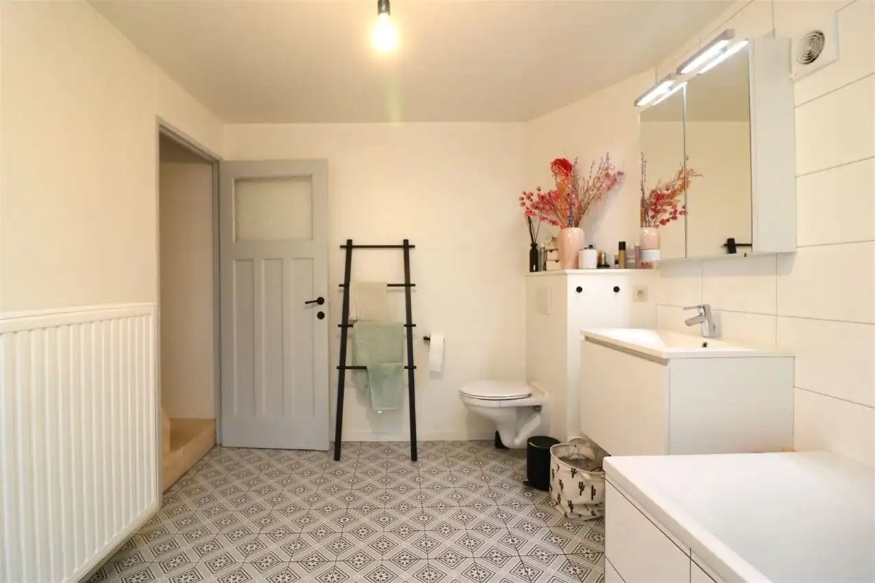 Gerenoveerde woning met tuin, centraal gelegen nabij centrum en E 314 foto 32