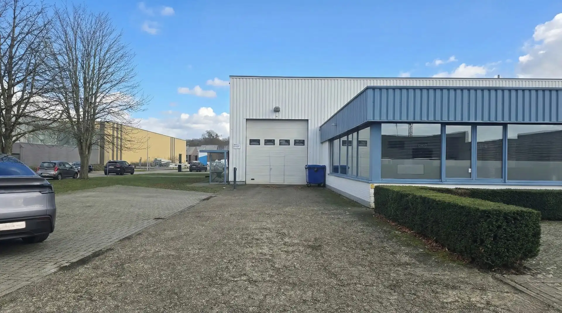 Magazijn te huur 700 m² foto 2
