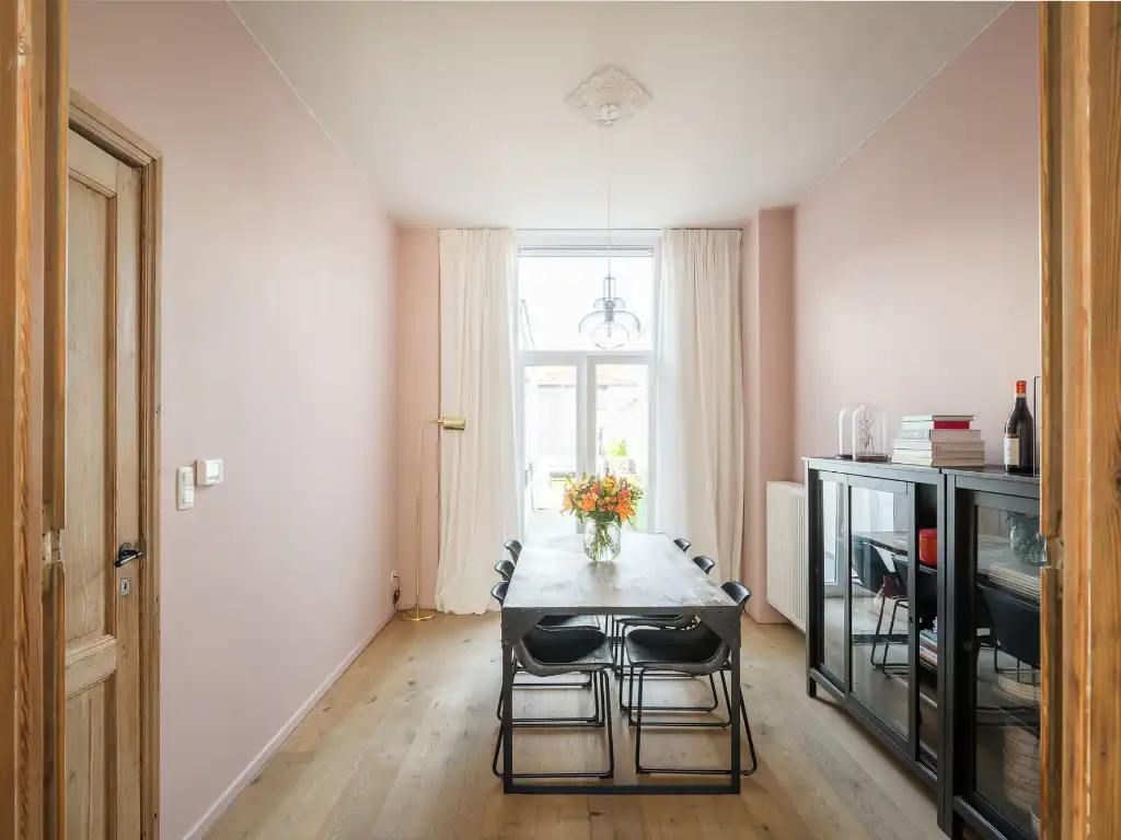 Karaktervolle woning met 4 slaapkamers en zonnige stadstuin op een boogscheut van het centrum van Gent. foto 7