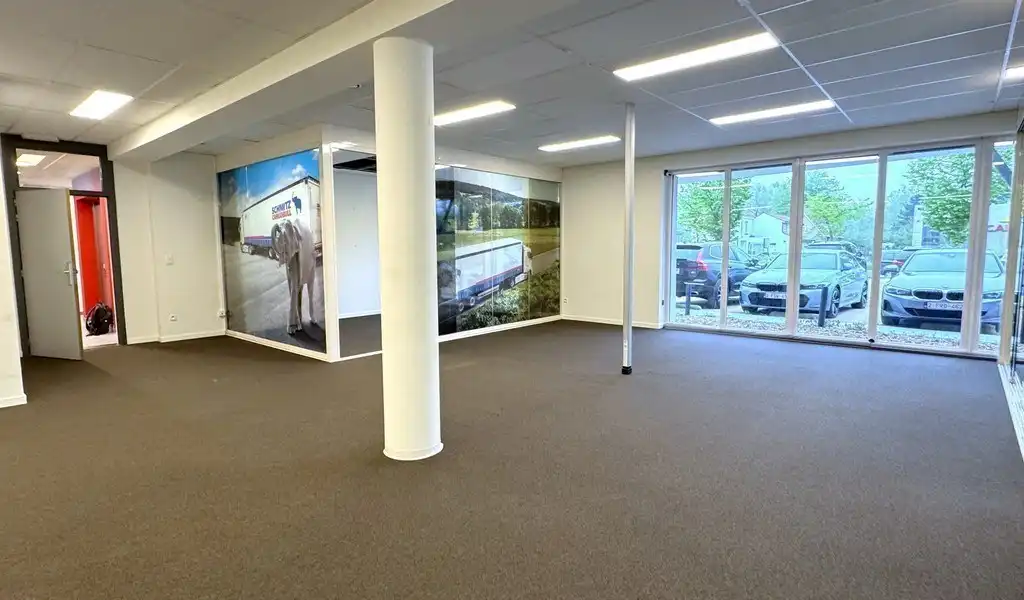 Lichtrijk kantoor te huur op zichtlocatie te Sint-Martens-Latem foto 6
