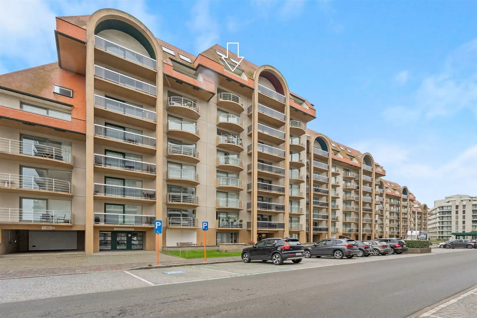 Riante dakstudio met groot terras en terrasberging foto 17