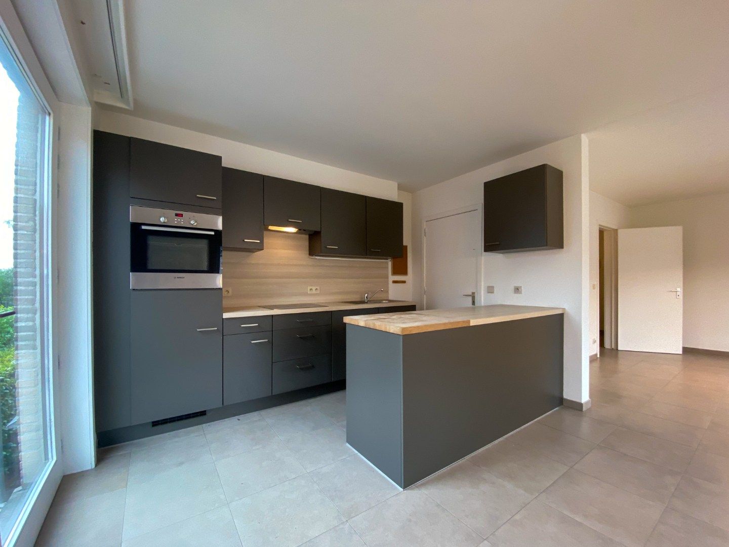 Instapklaar appartement met 2 slaapkamers. foto 4