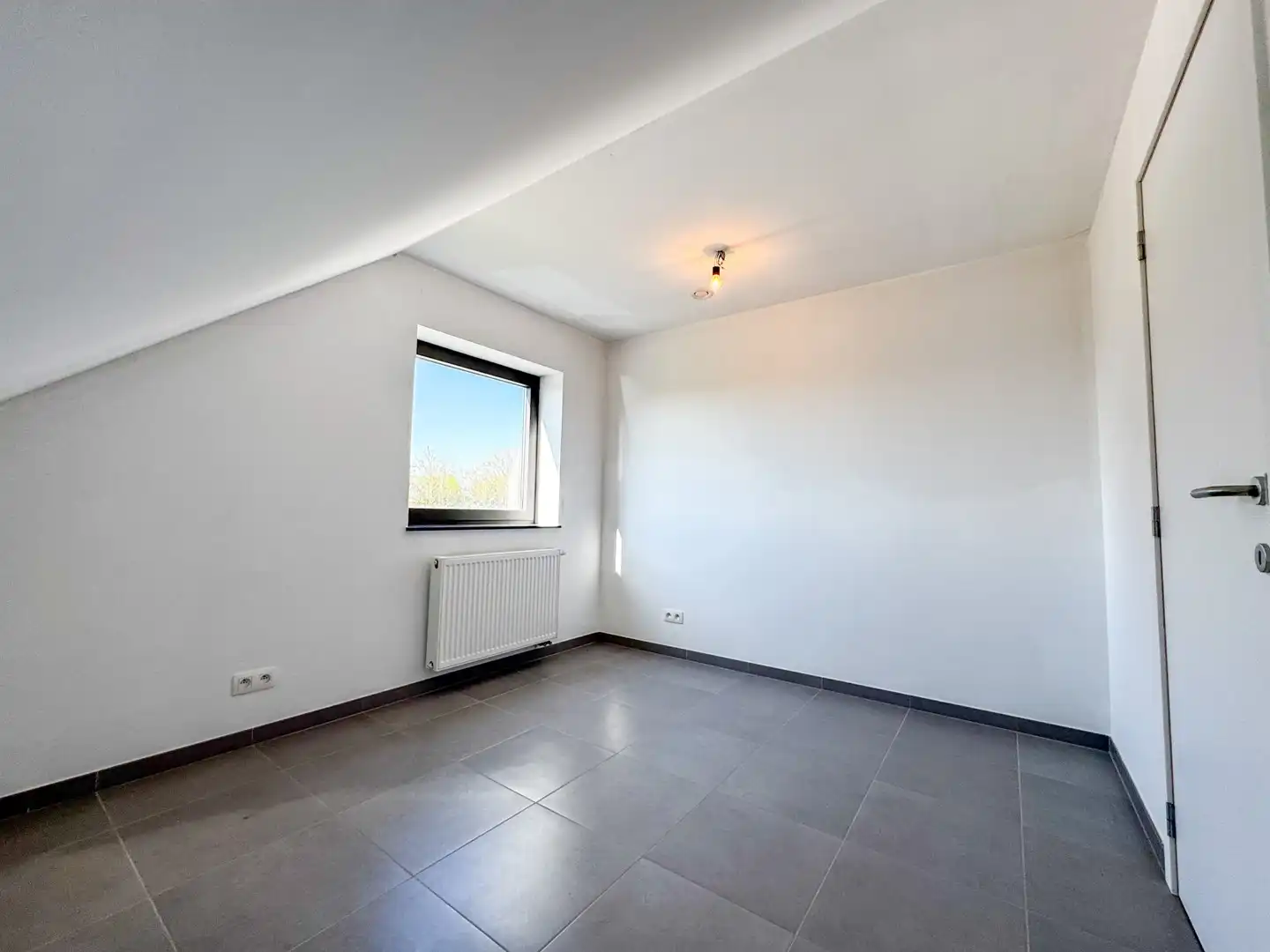 Ruime gezinswoning met 4 slaapkamers, zonnepanelen en gunstig EPC foto 15