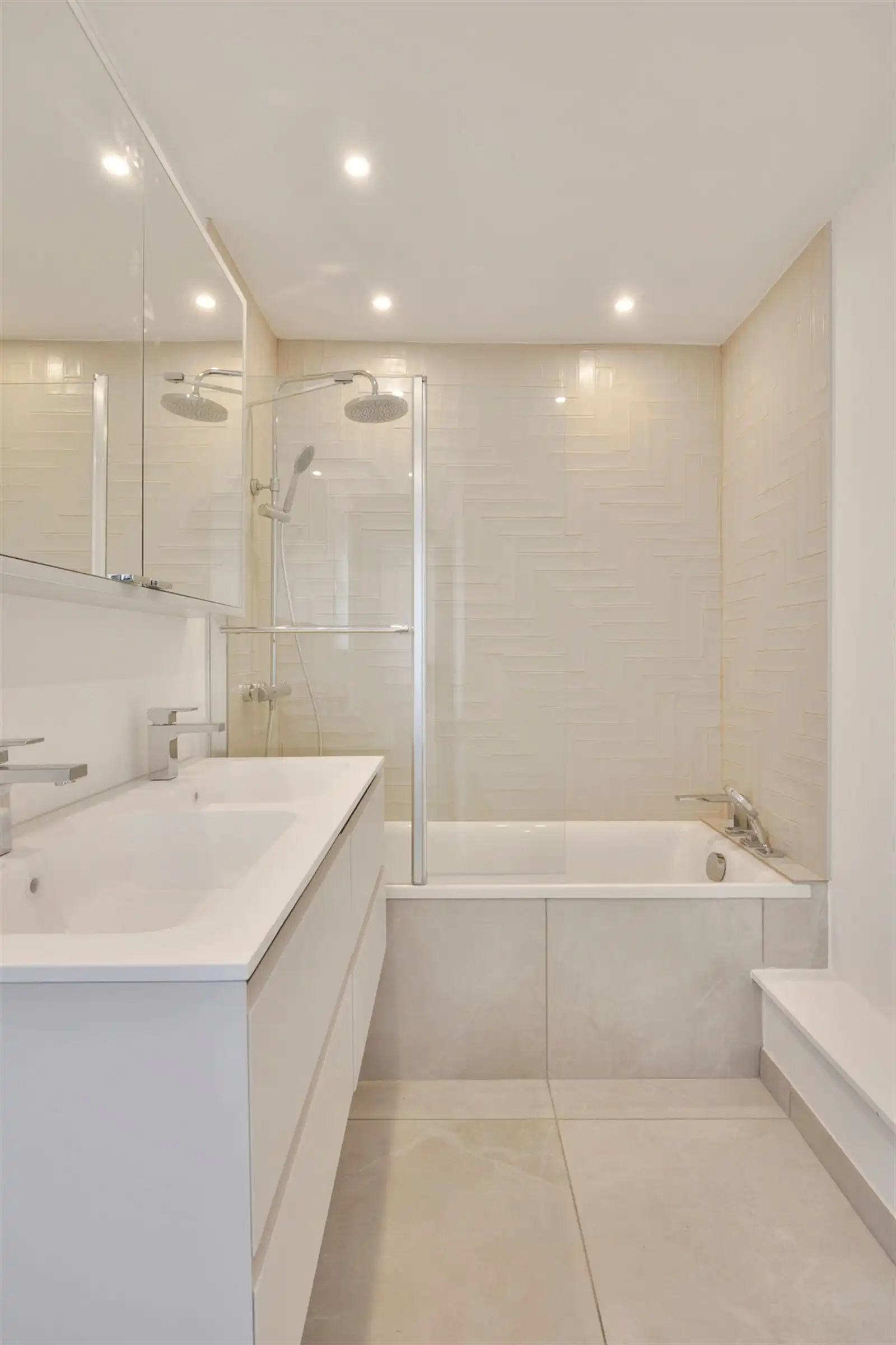 Penthouse met 1 slaapkamer op de 7de verdieping – Welkom op je privé-eiland
 foto 7