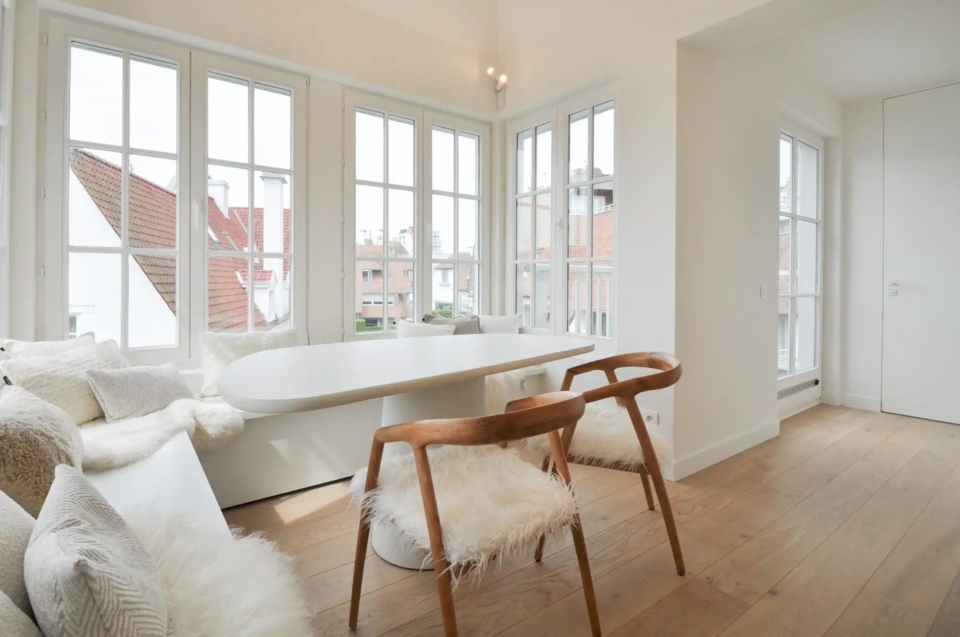 Volledig gerenoveerd appartement met ruime zonneterrassen. foto 9