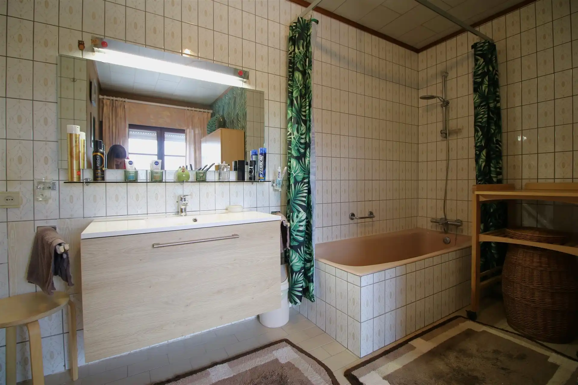 Ruime op te frissen woning in het centrum foto 21