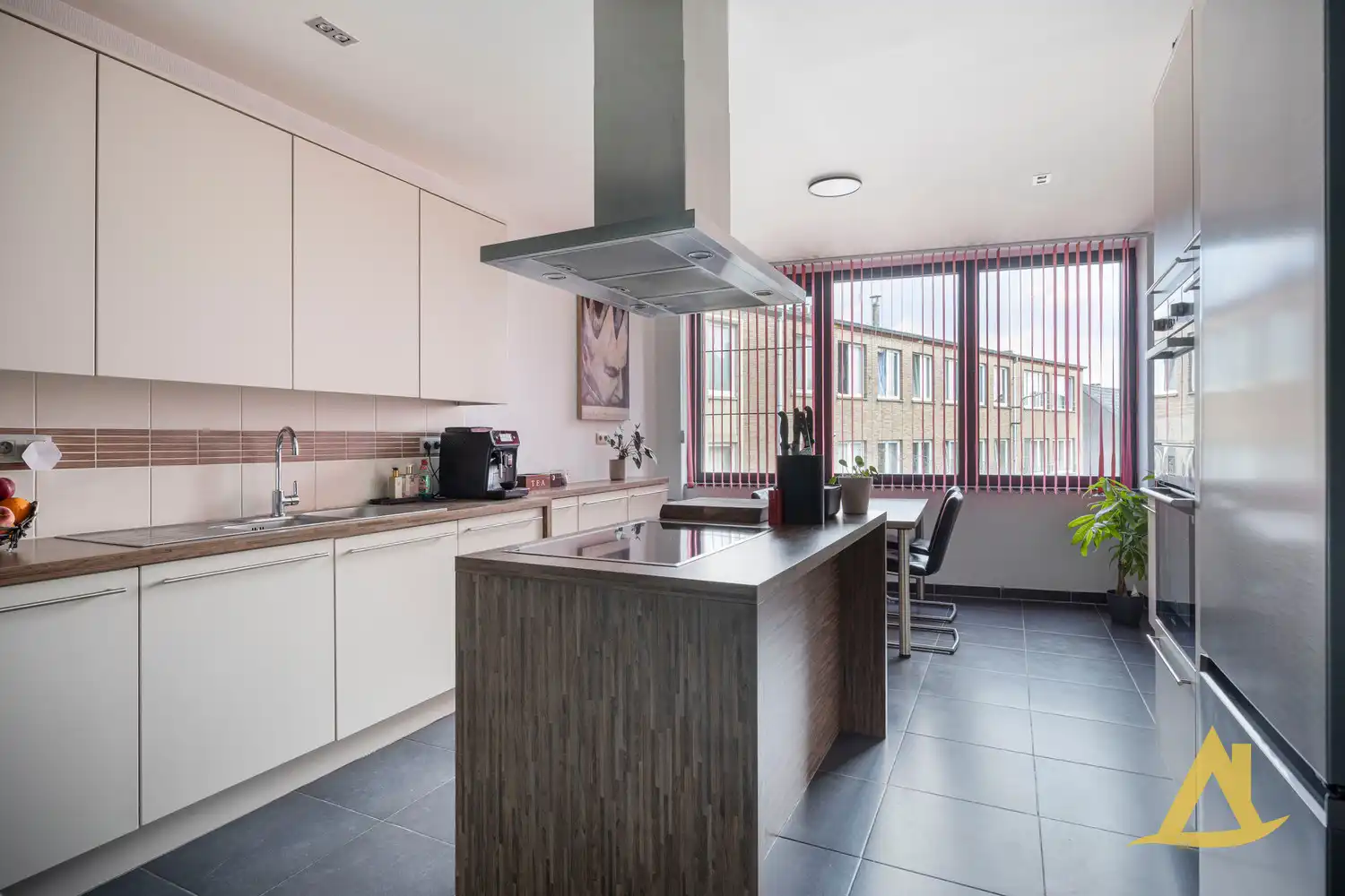DESIGN STADSWONING MET 3 SLAAPKAMERS, TUIN EN JACUZZI IN HET HARTJE VAN DIEST foto 20